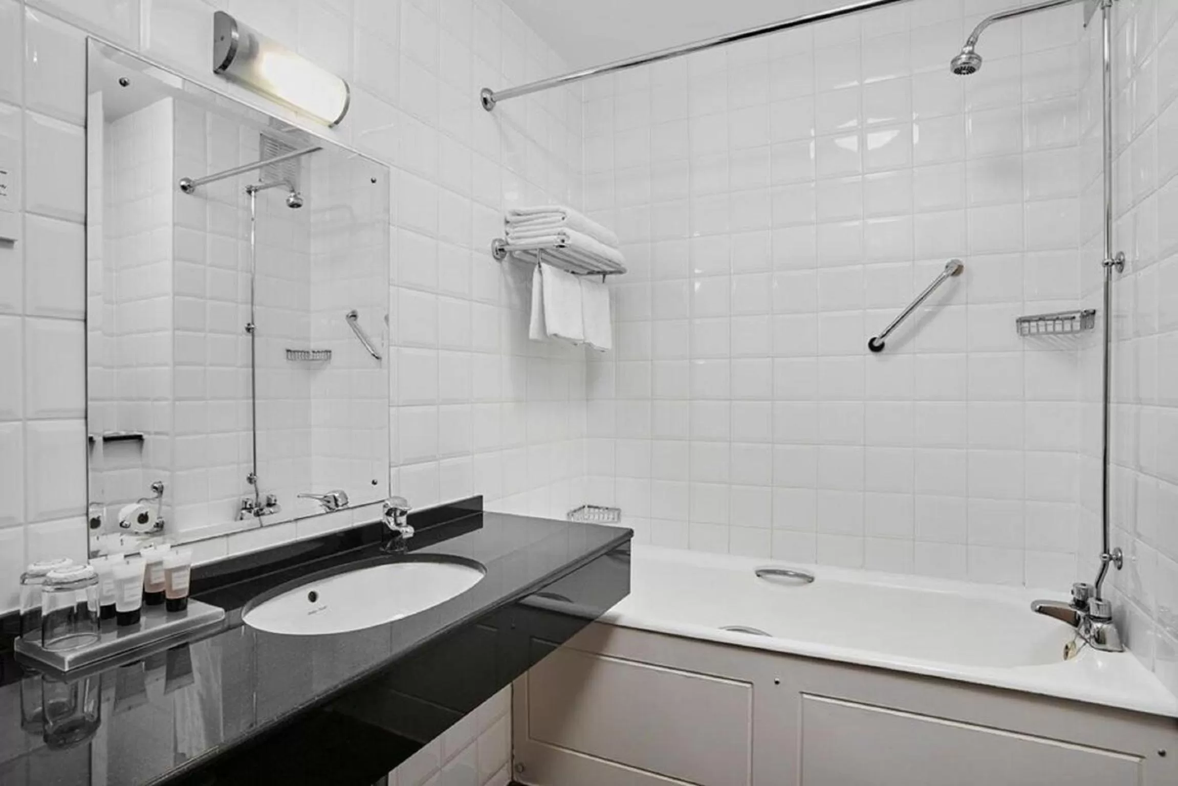 Bathroom in Leonardo Hotel Cheltenham