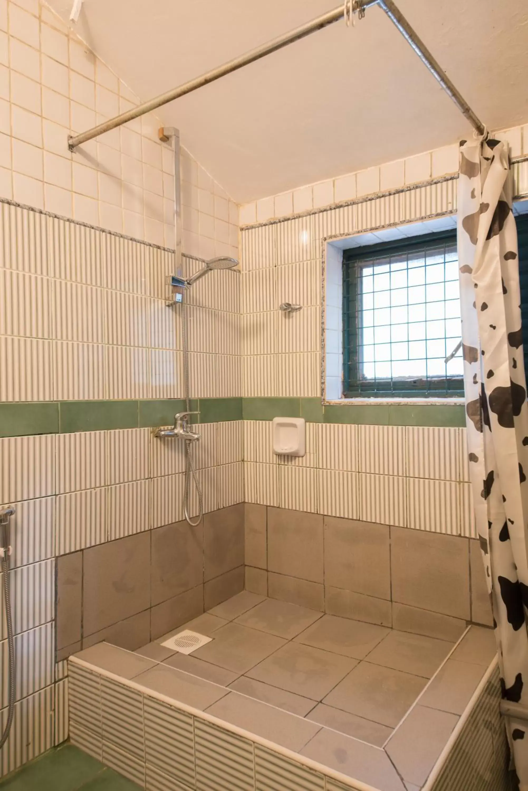 Shower, Bathroom in Forest Cottages