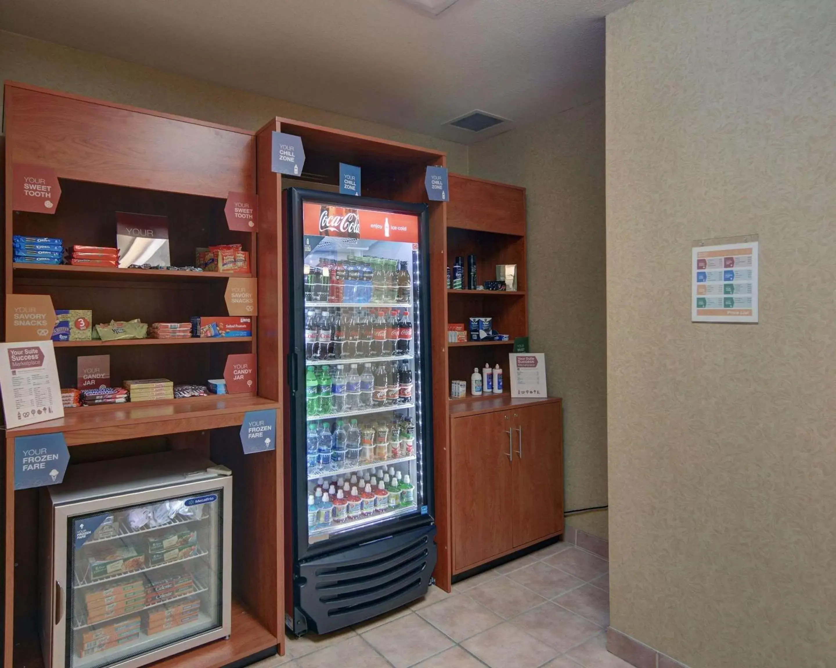 Lobby or reception, Supermarket/Shops in Quality Suites Near Cedar Creek Lake