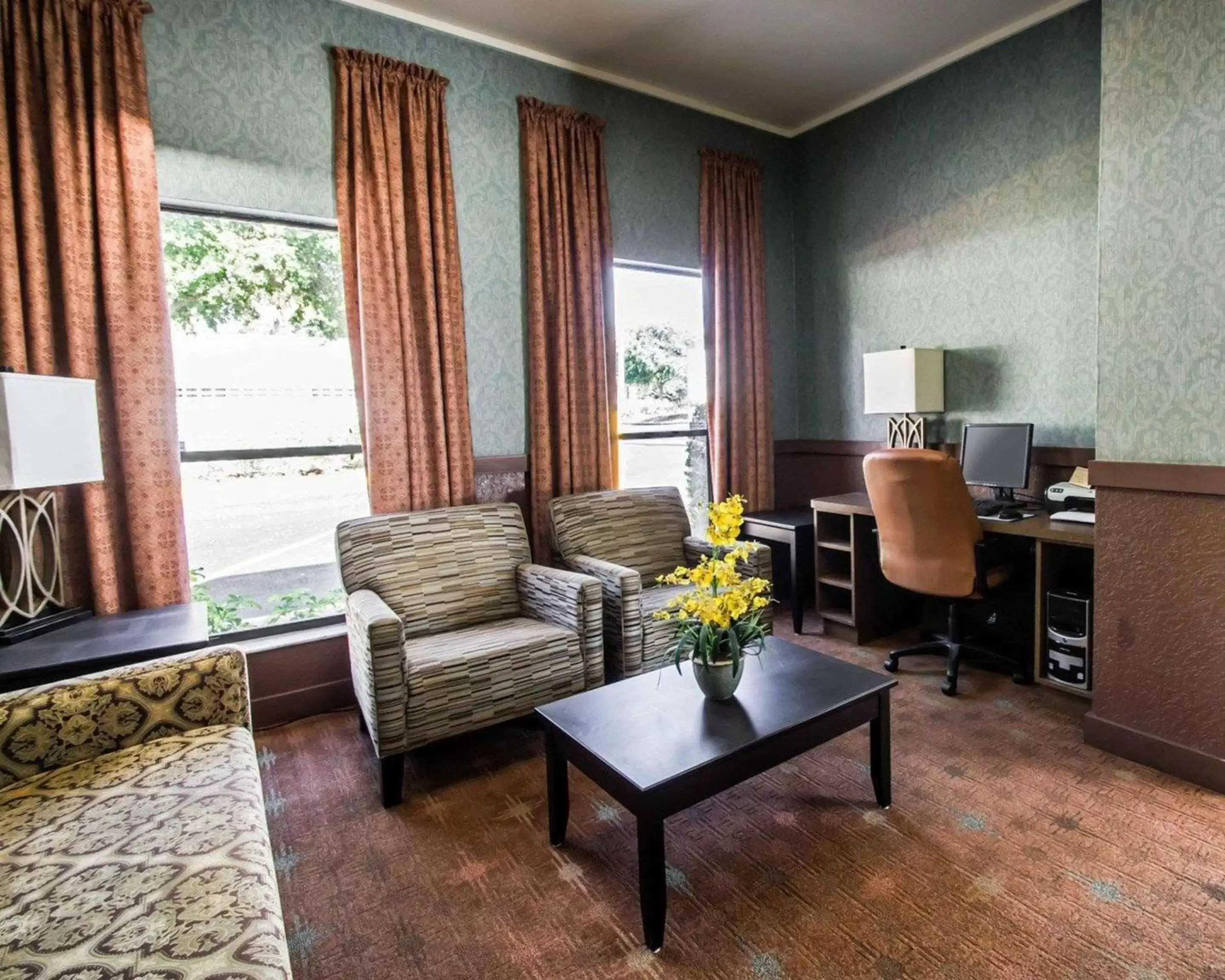 Lobby or reception, Seating Area in Quality Inn Orange City