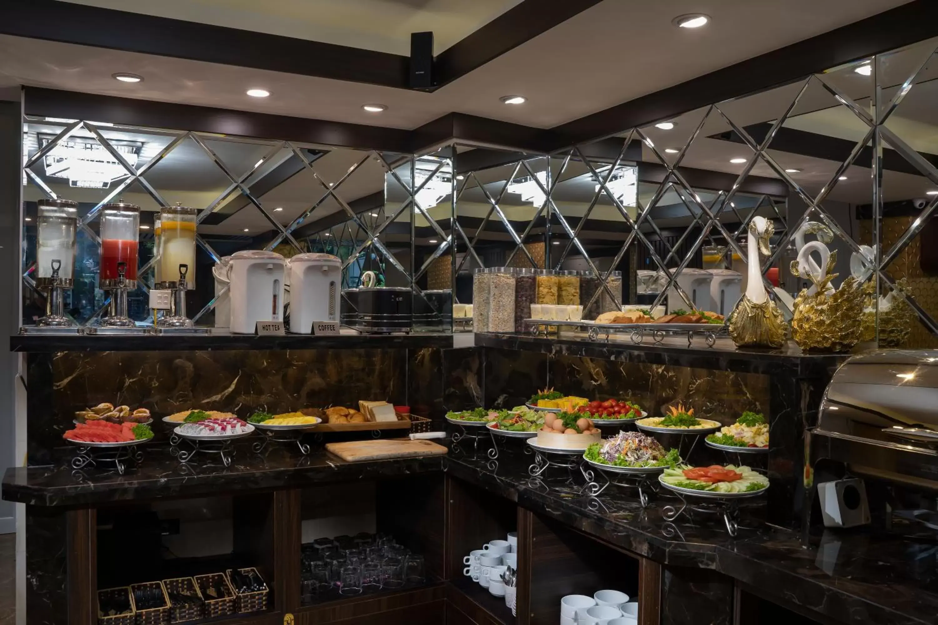 Buffet breakfast, Restaurant/Places to Eat in Splendid Star Grand Hotel and Spa