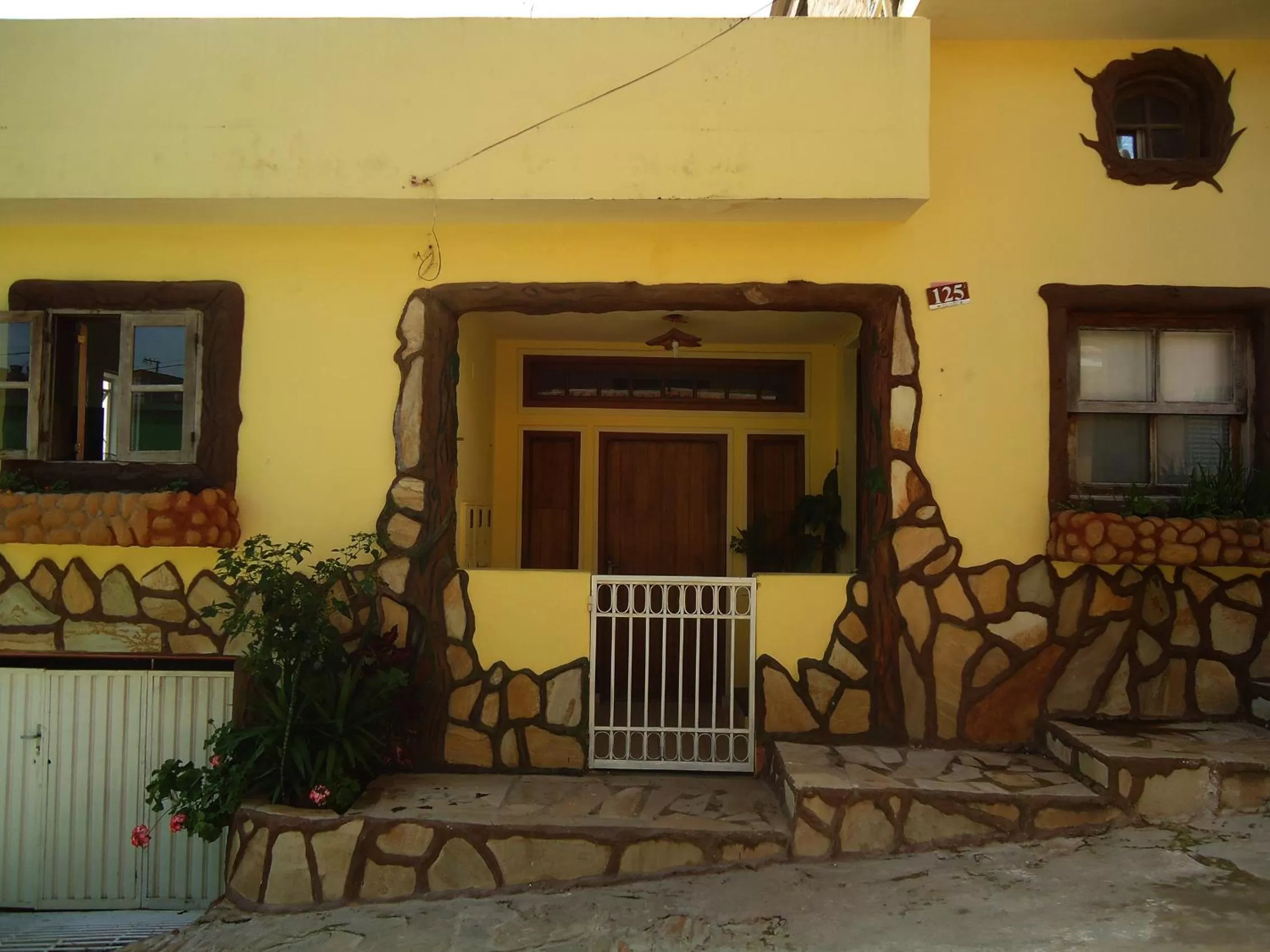 Facade/entrance in Pousada Reino Encantado - São Thomé das Letras - Minas Gerais