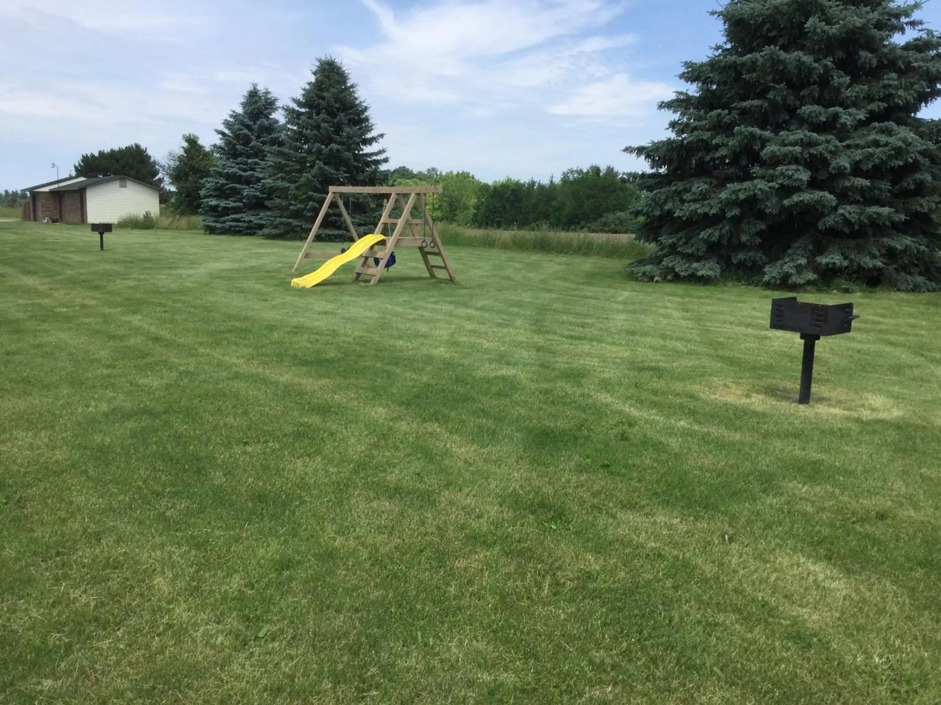 BBQ facilities, Children's Play Area in Super 8 by Wyndham Imlay City