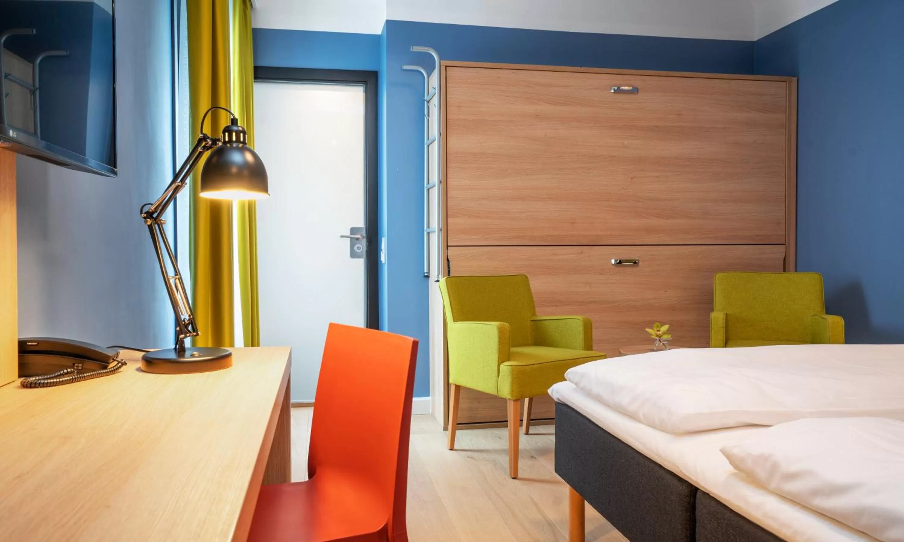 Photo of the whole room, Bed in Thon Hotel Astoria