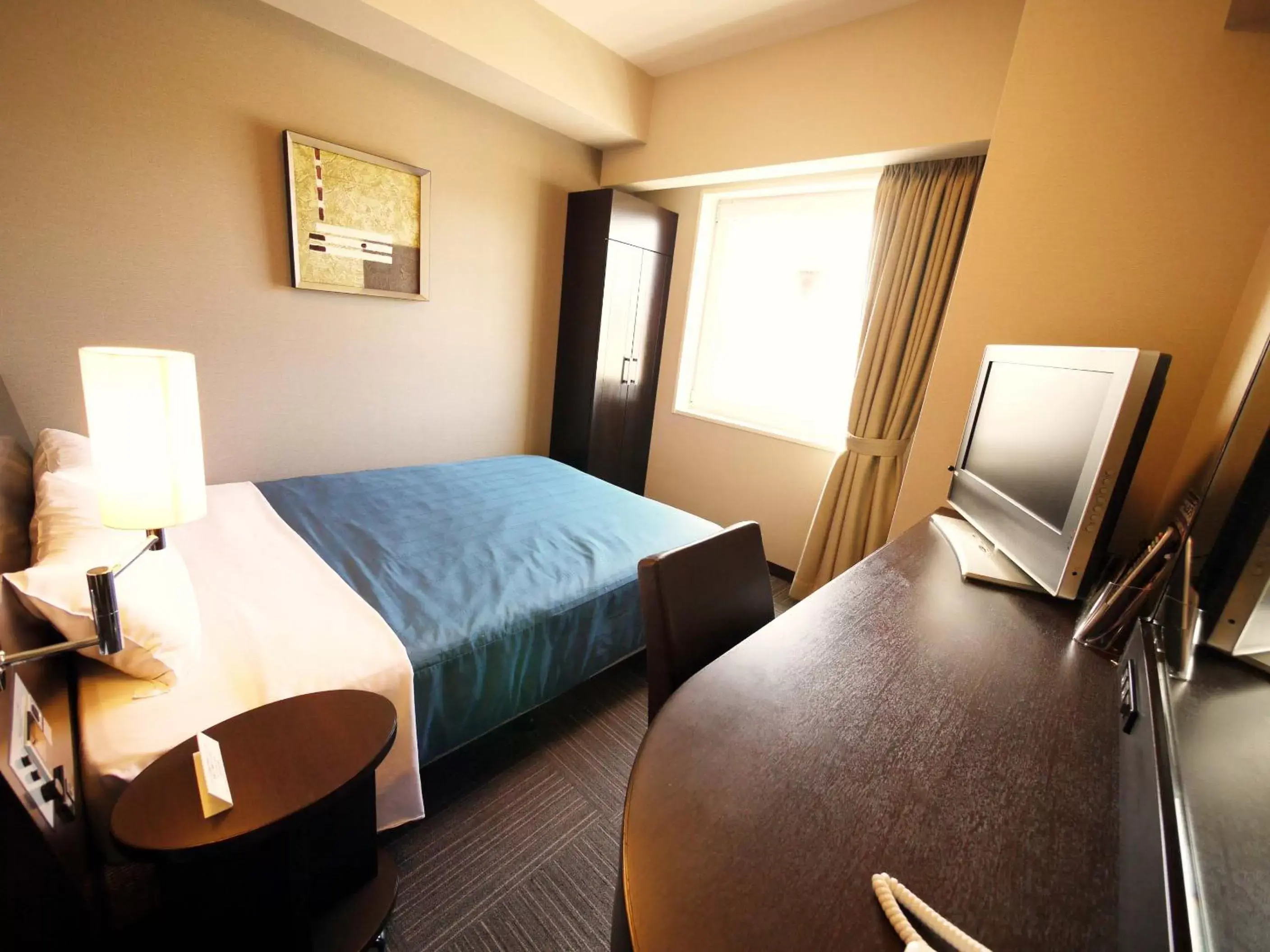 Photo of the whole room, Bed in Hotel Route-Inn Gotenba Eki-Minami