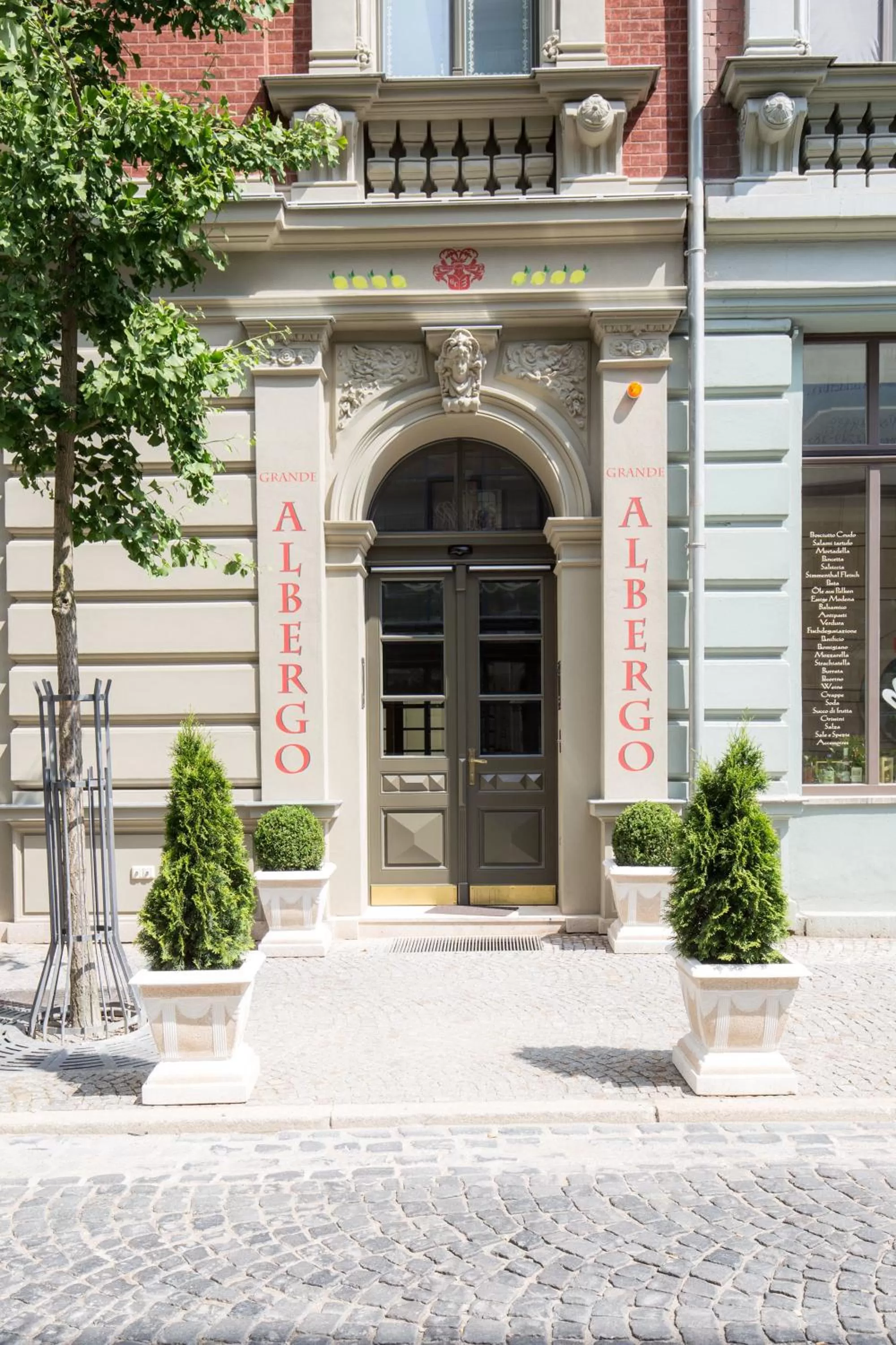 Facade/entrance in Grande Albergo Giancarlo