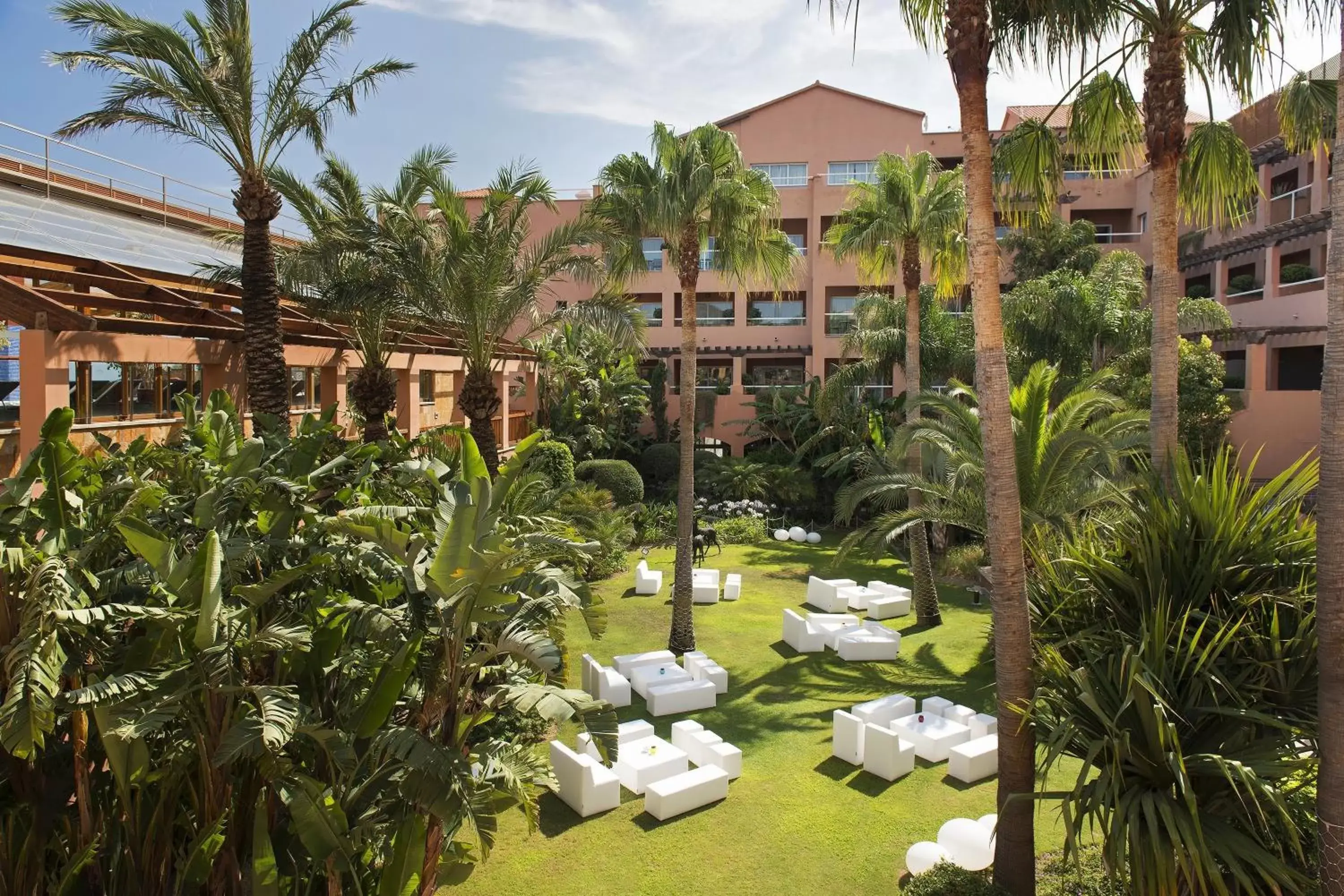 Garden, Property Building in Elba Estepona Gran Hotel & Thalasso Spa