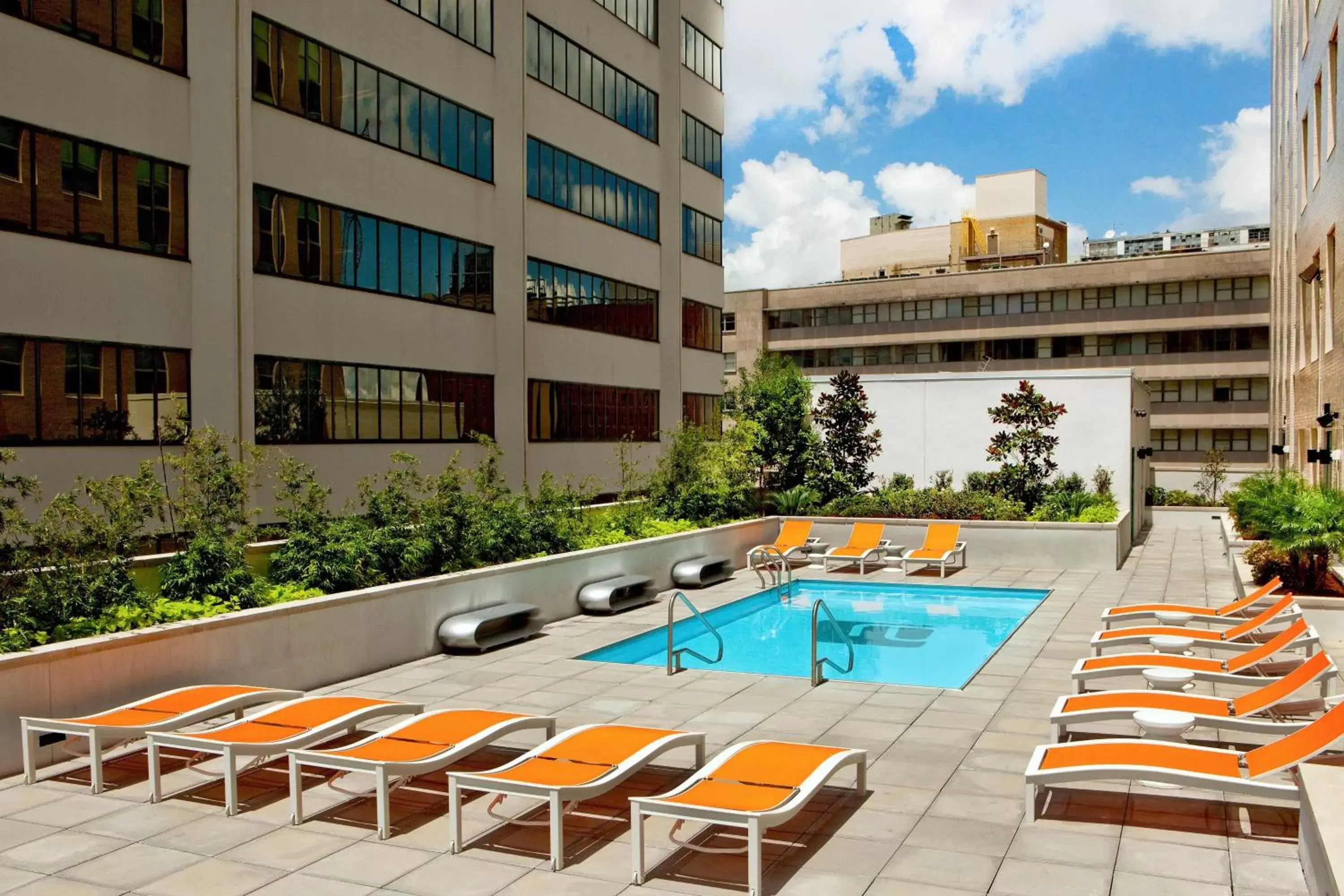 Swimming Pool in Aloft New Orleans Downtown