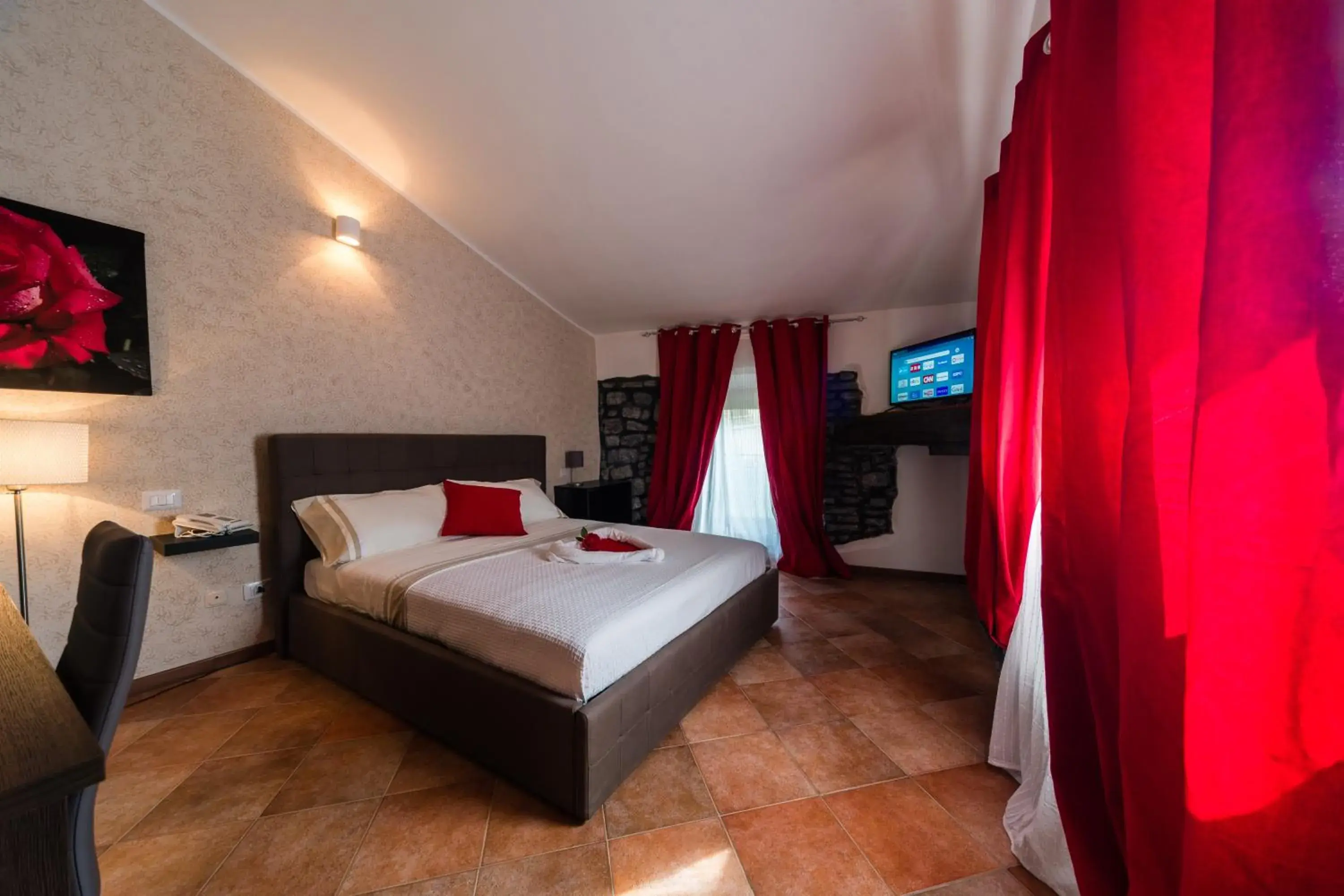 Photo of the whole room, Bed in Le Undici Rose Hotel
