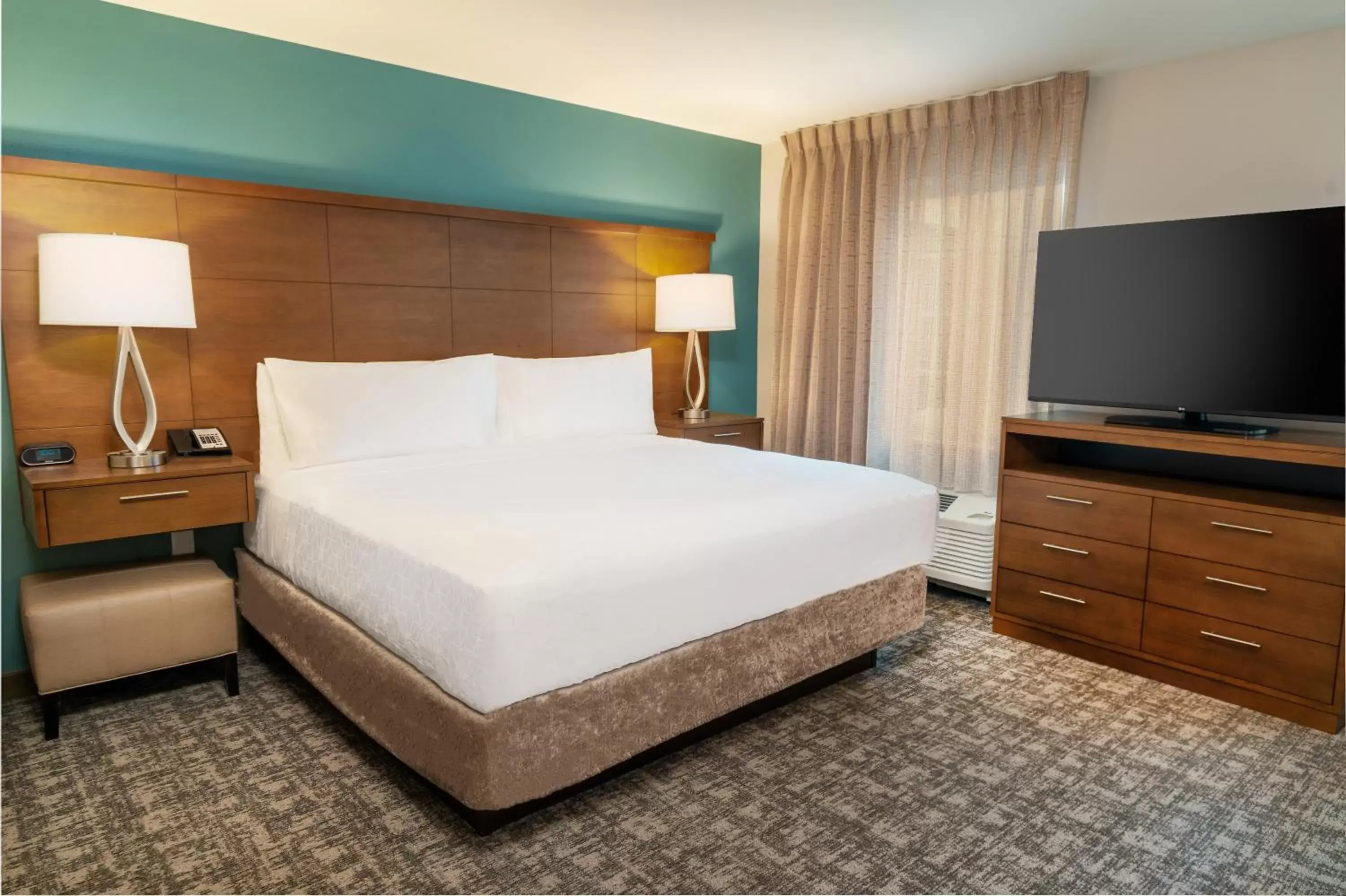 Photo of the whole room, Bed in Staybridge Suites - Nashville - Franklin, an IHG Hotel