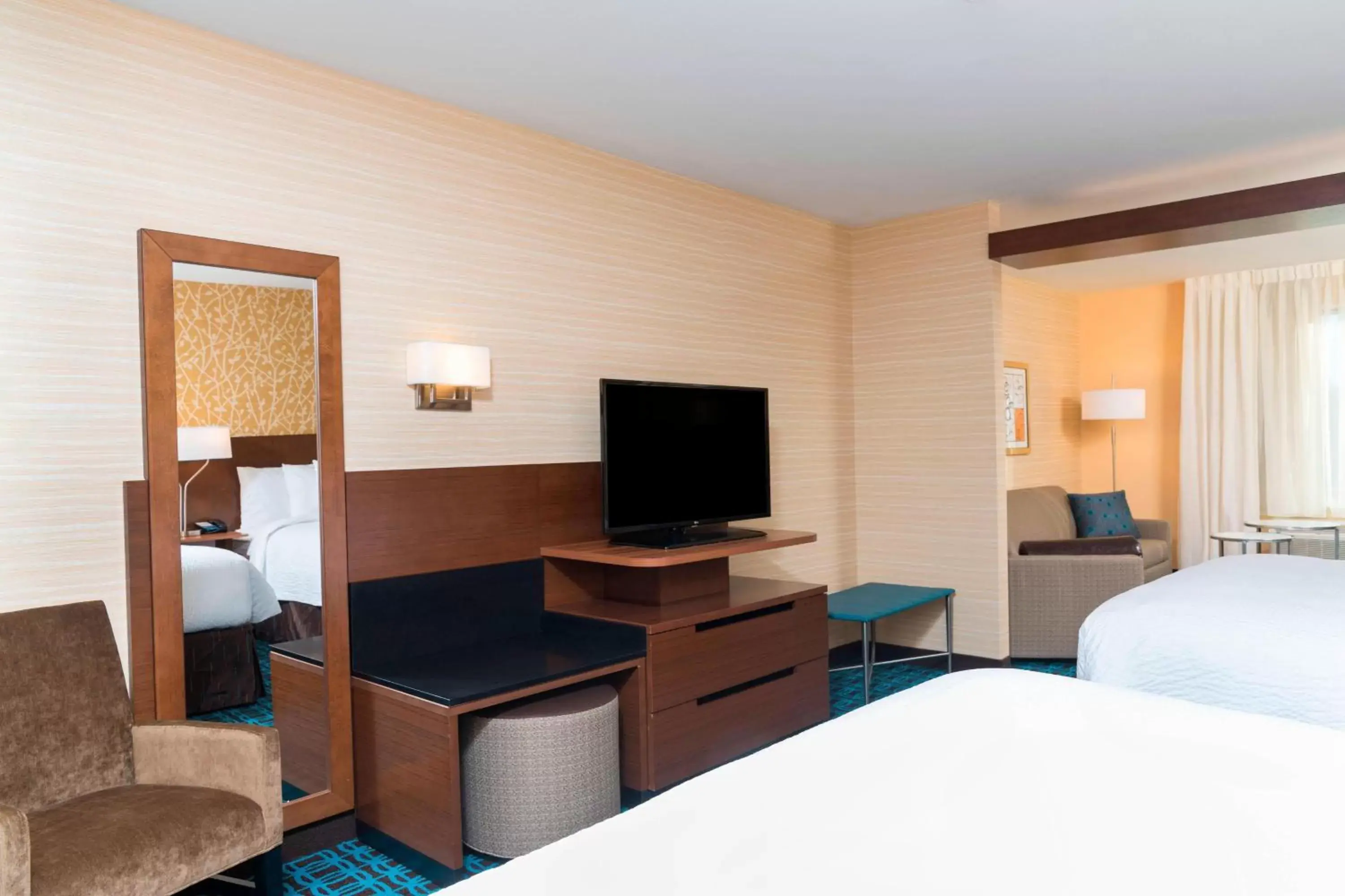 Bedroom, TV/Entertainment Center in Fairfield Inn & Suites by Marriott Indianapolis Fishers