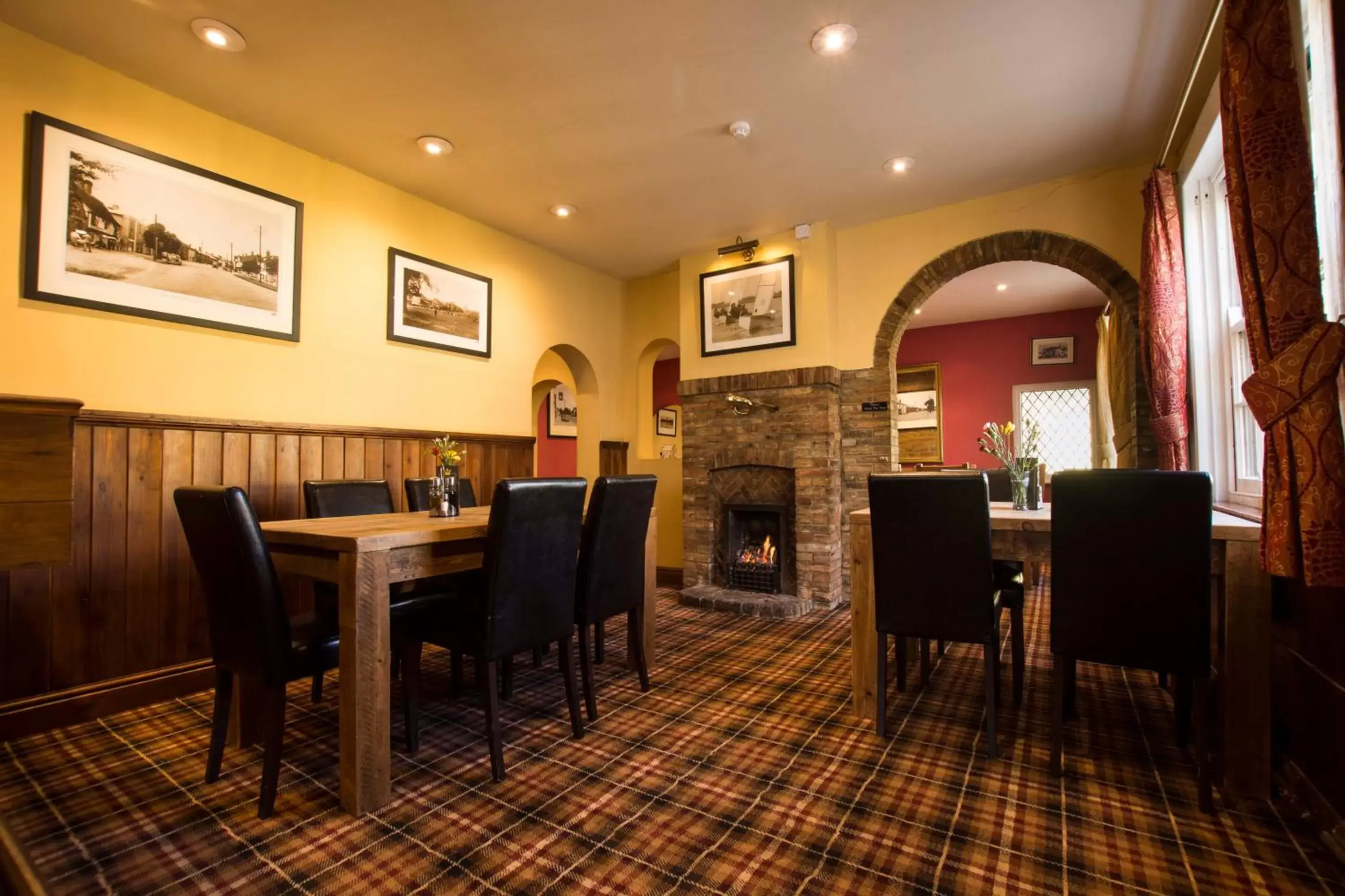 Dining area, Restaurant/Places to Eat in The Crown Inn Hotel