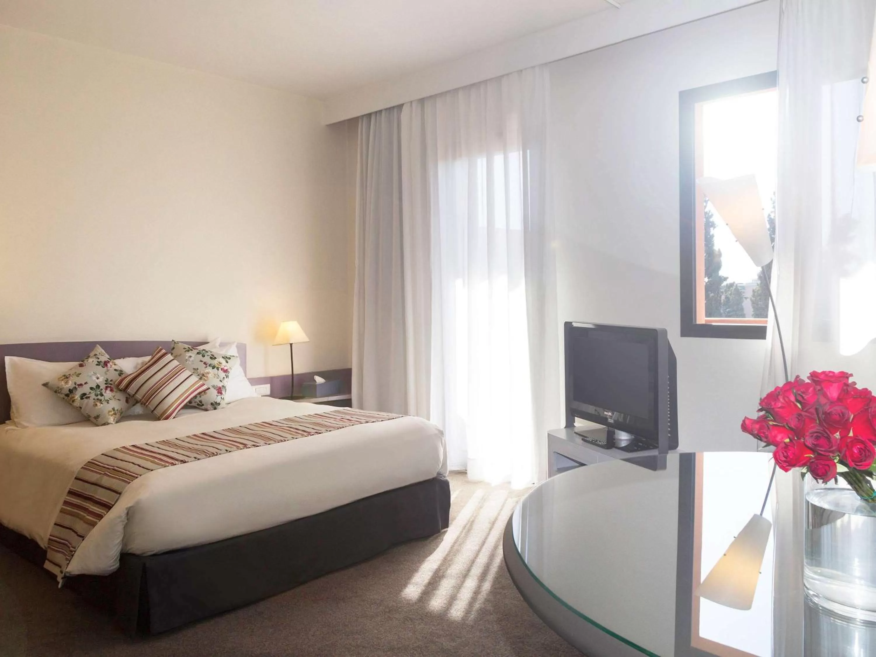 Superior Double Room with Sofa and Pool View in Novotel Marrakech Hivernage