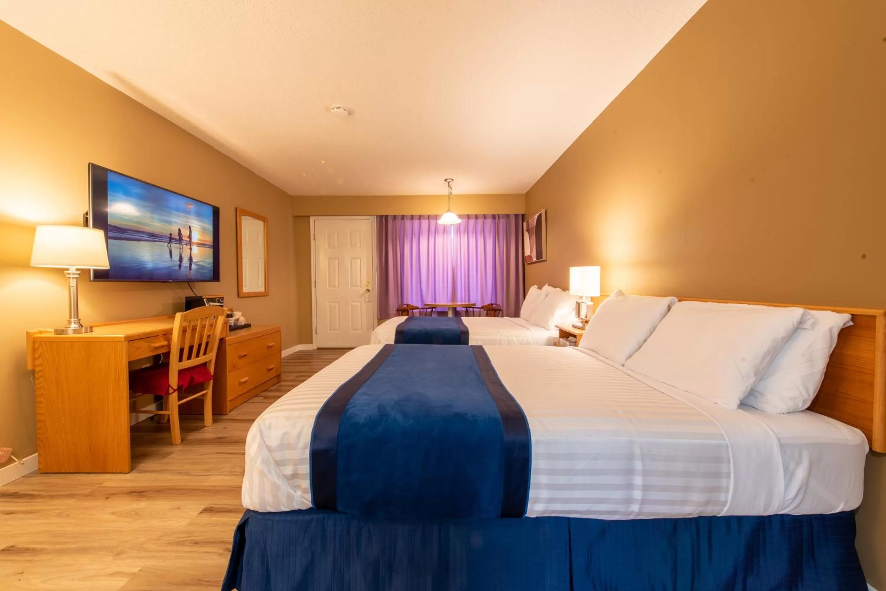 Bed in Ocean Crest Motel