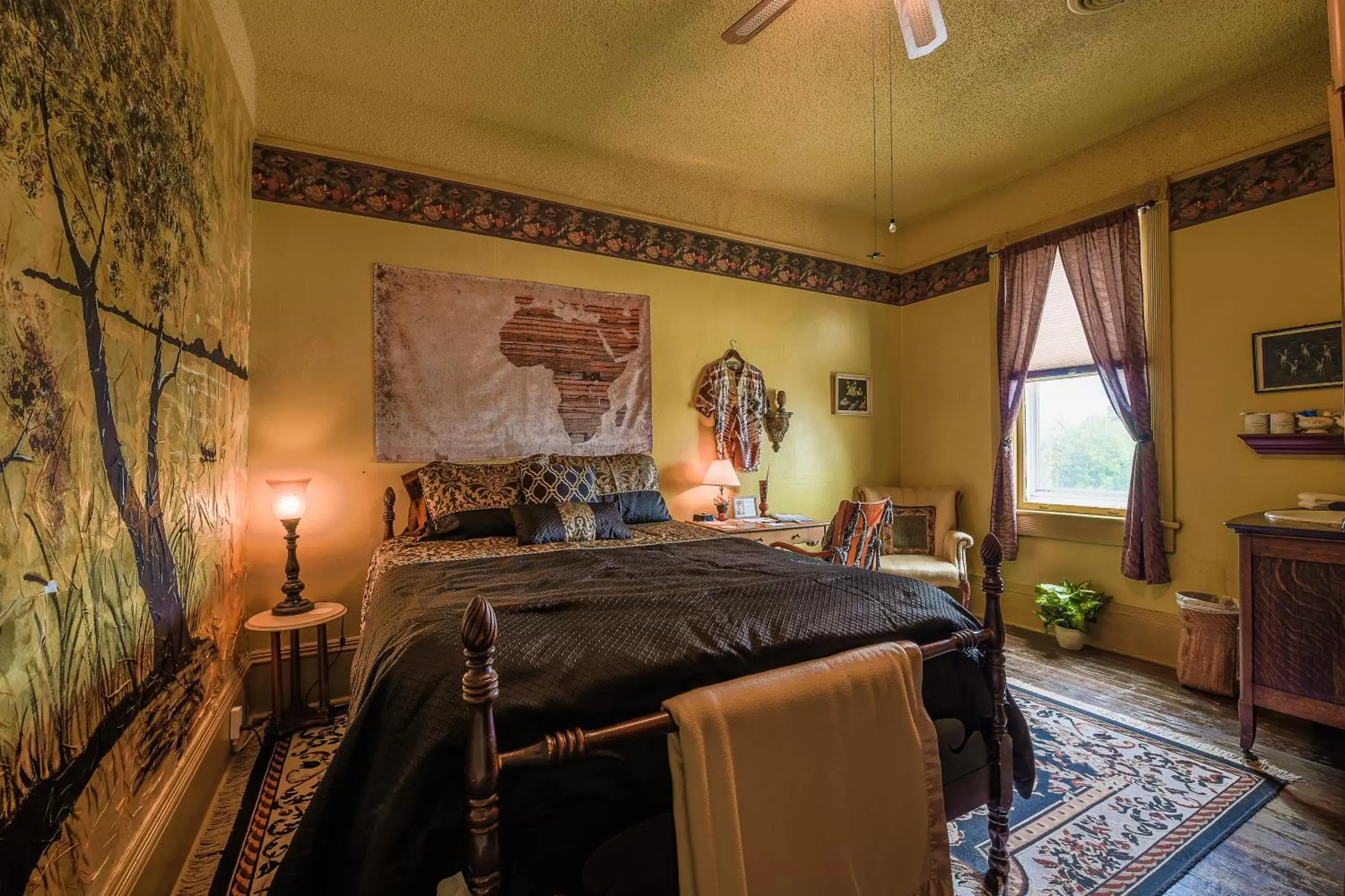 Double Room with Private Bathroom in Simmons-Bond Inn Bed & Breakfast Double Room with Private Bathroom in Simmons-Bond Inn Bed & Breakfast