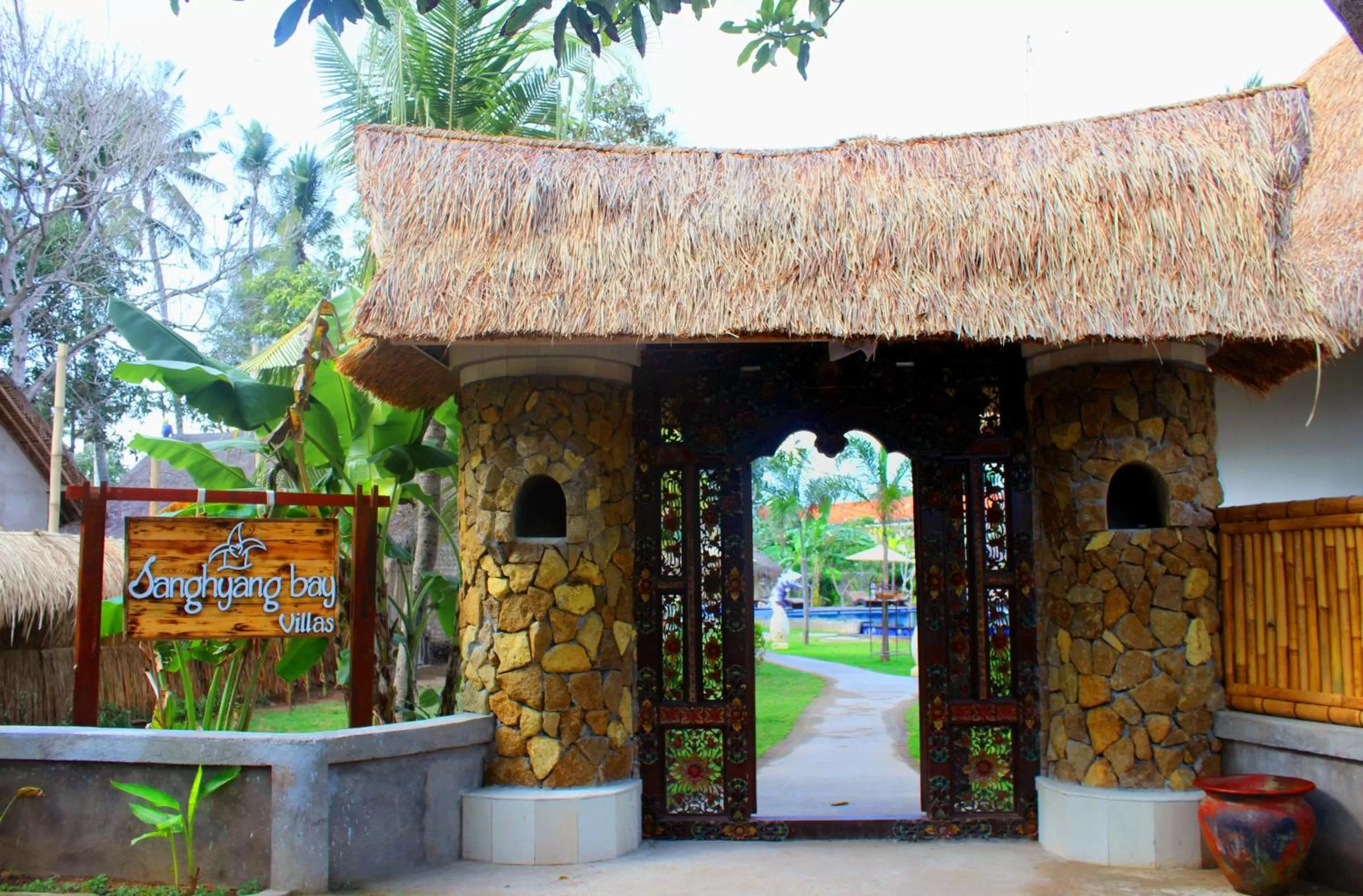 Facade/entrance in Sanghyang Bay Villas