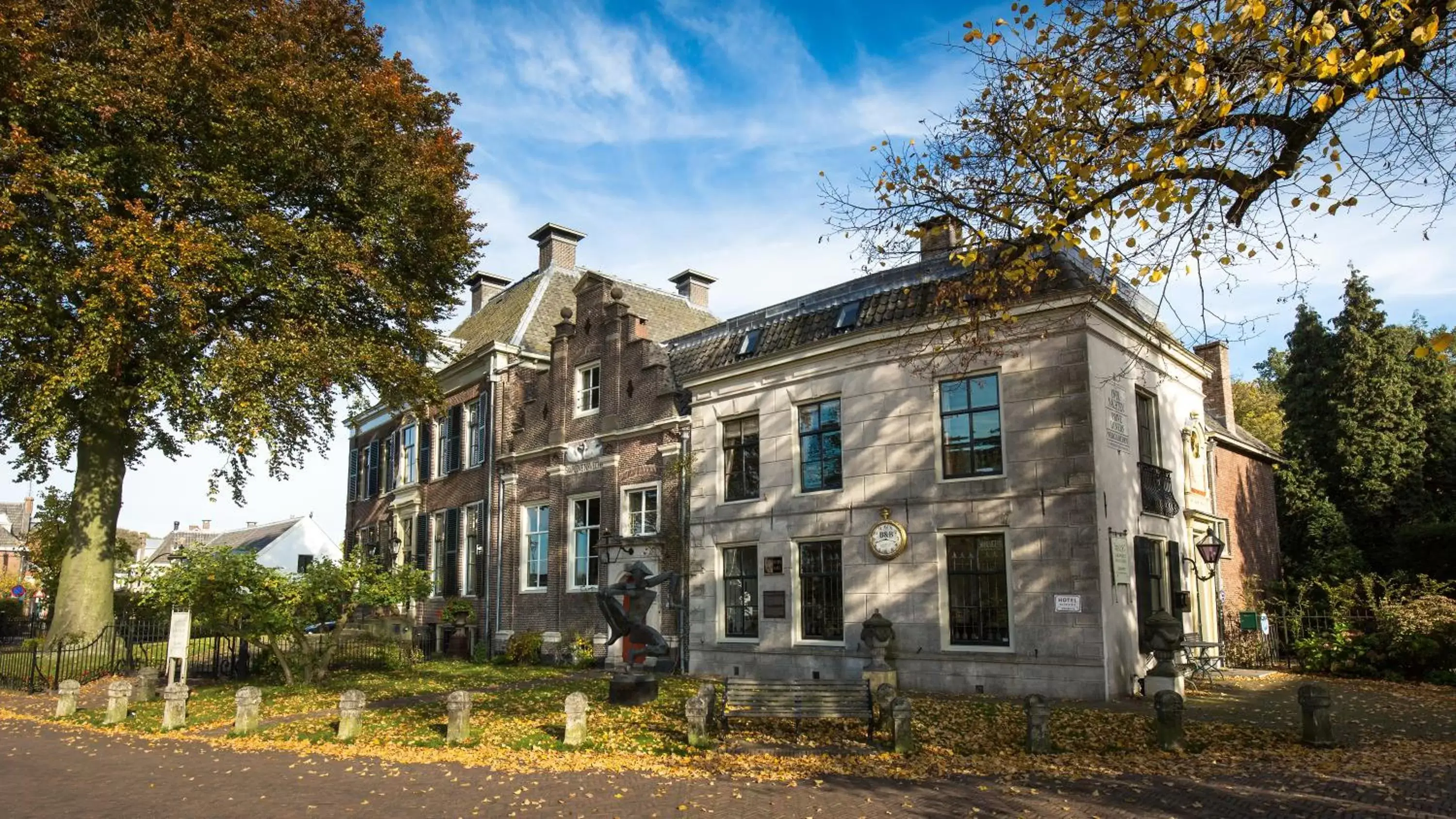 Facade/entrance, Property Building in Logement Swaenenvecht