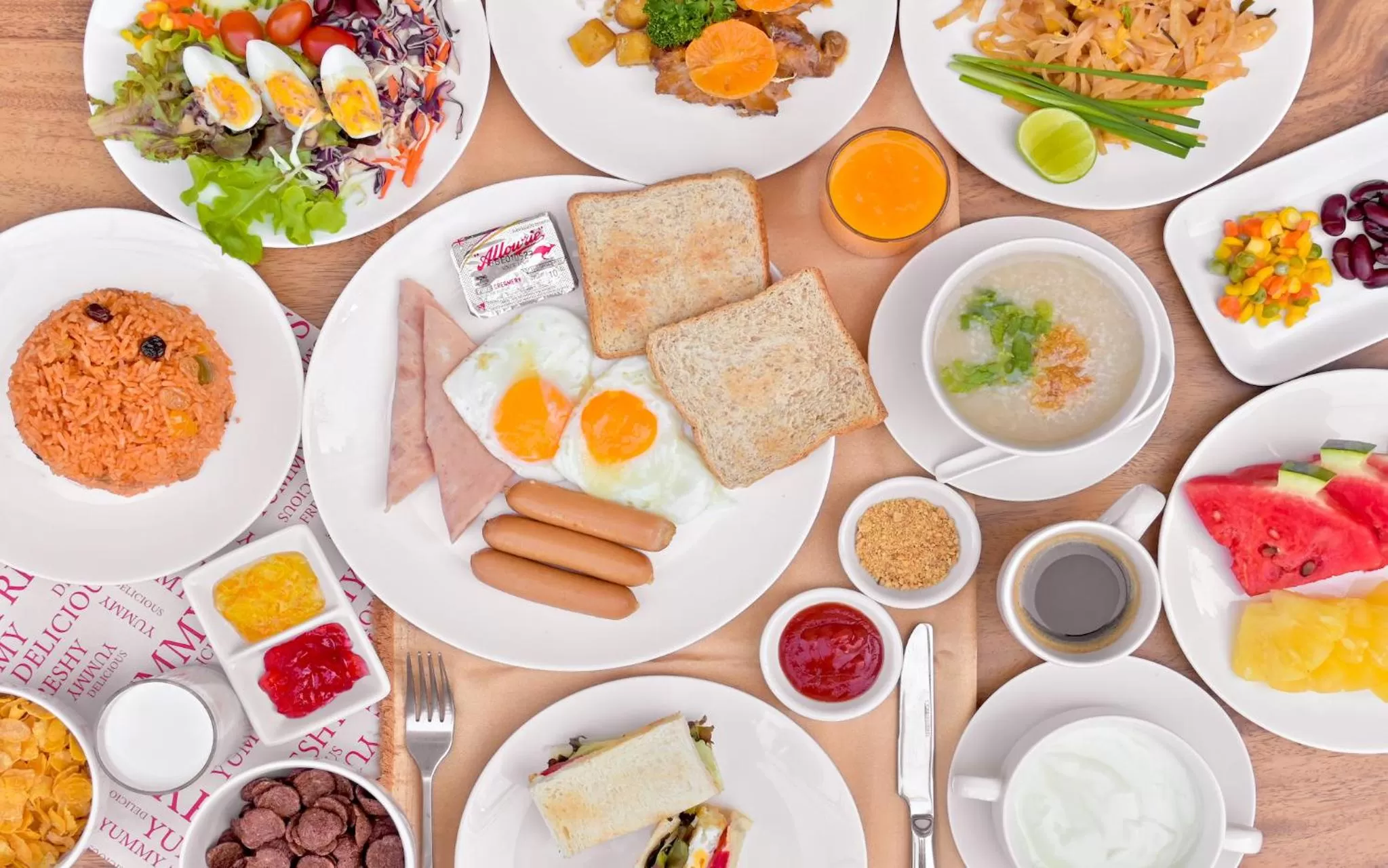 Buffet breakfast in Le Bis Hotel