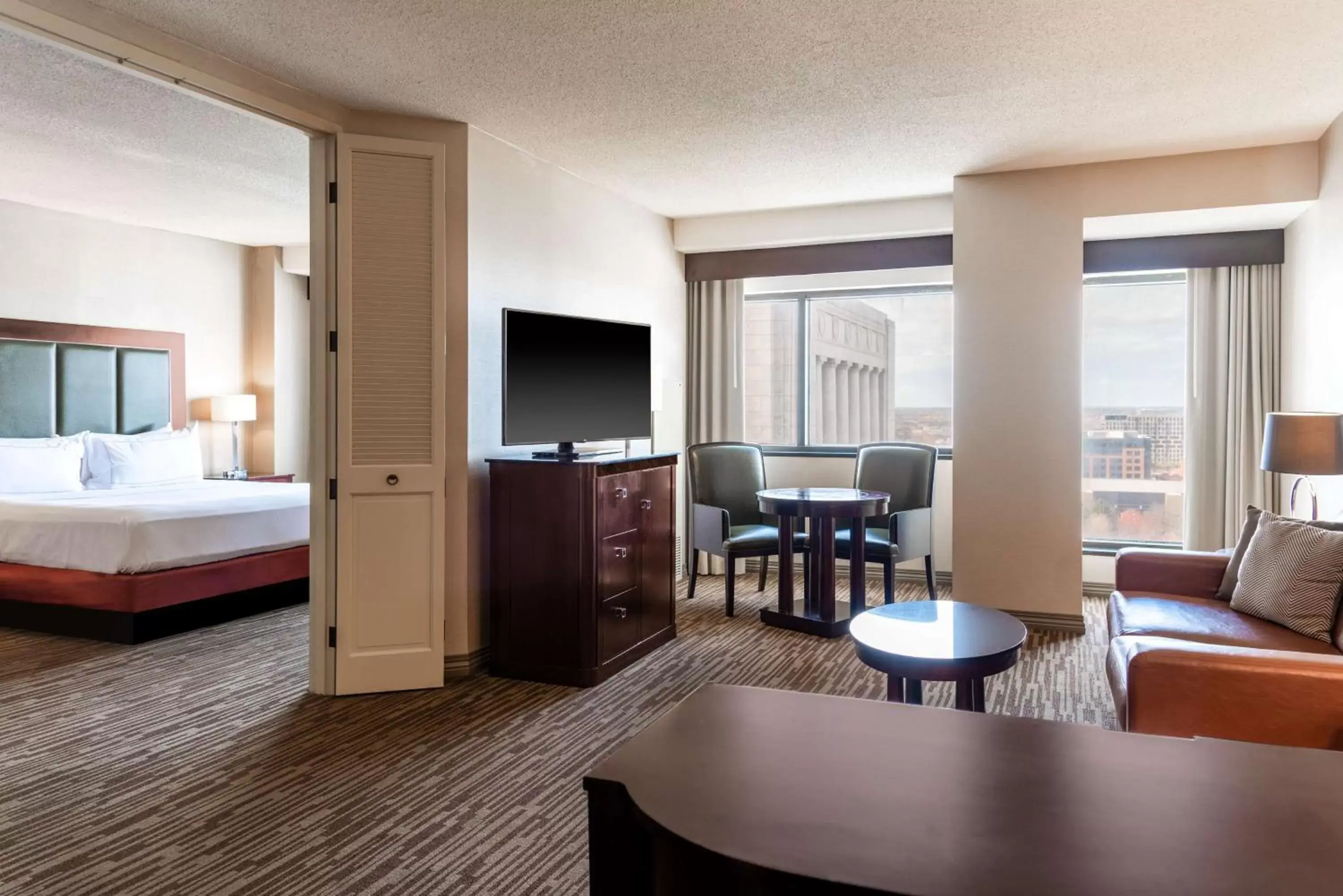 Living room, Seating Area in DoubleTree Suites by Hilton Hotel Columbus Downtown