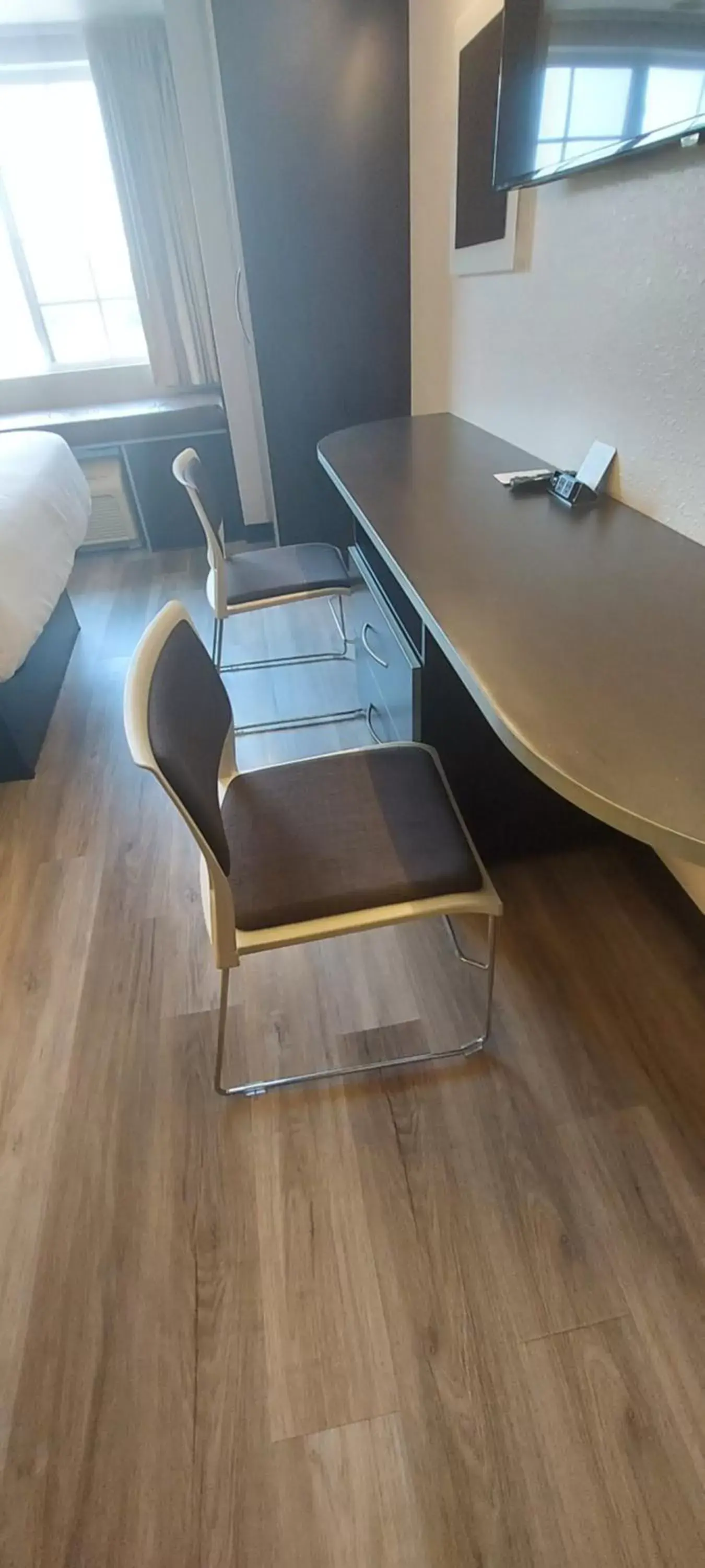 Seating area, Bed in Microtel Inn & Suites by Wyndham Hoover/Birmingham Seating area, Bed in Microtel Inn & Suites by Wyndham Hoover/Birmingham