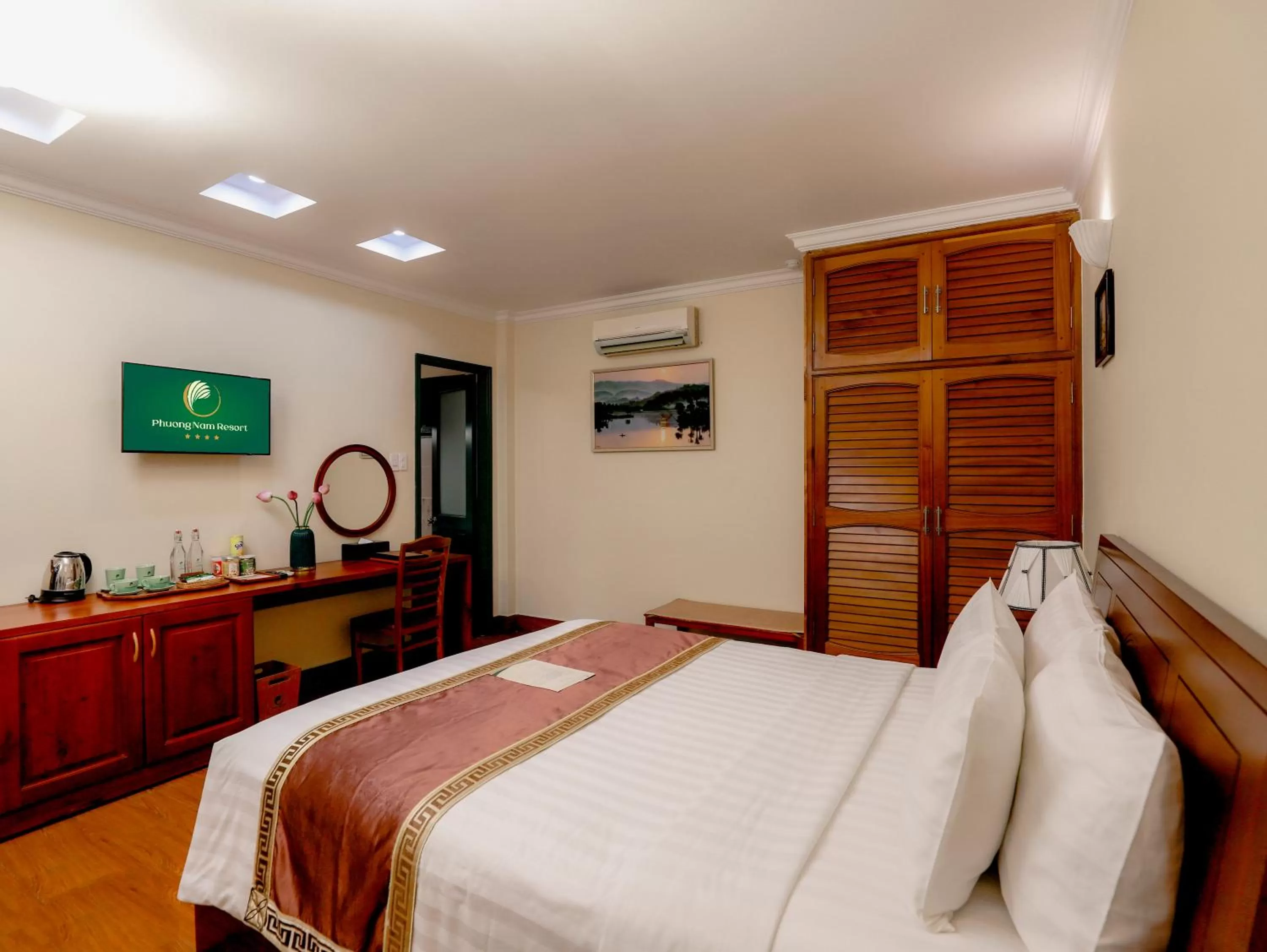 Deluxe Double Room in Phuong Nam Resort