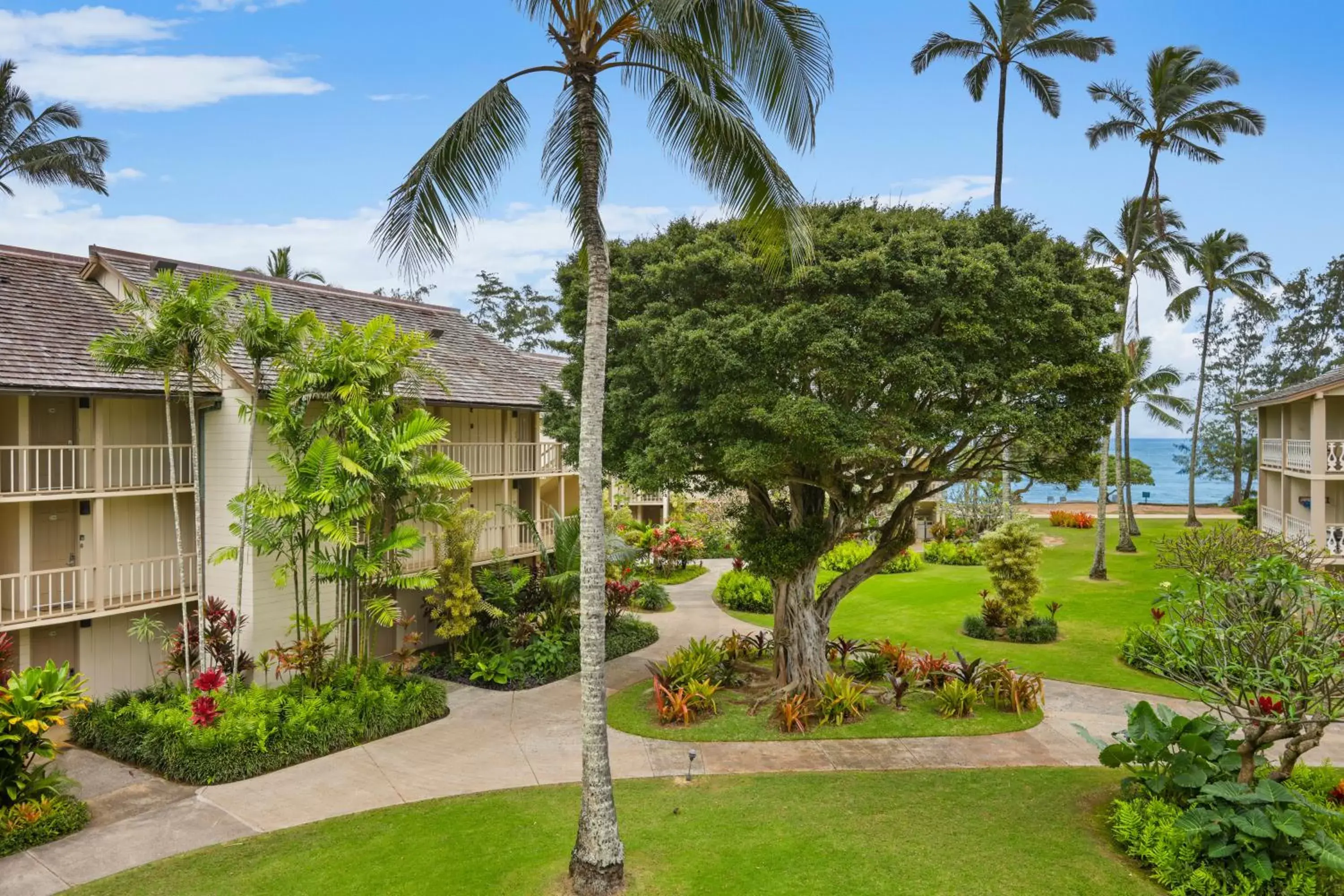 Property building in Aston Islander On The Beach