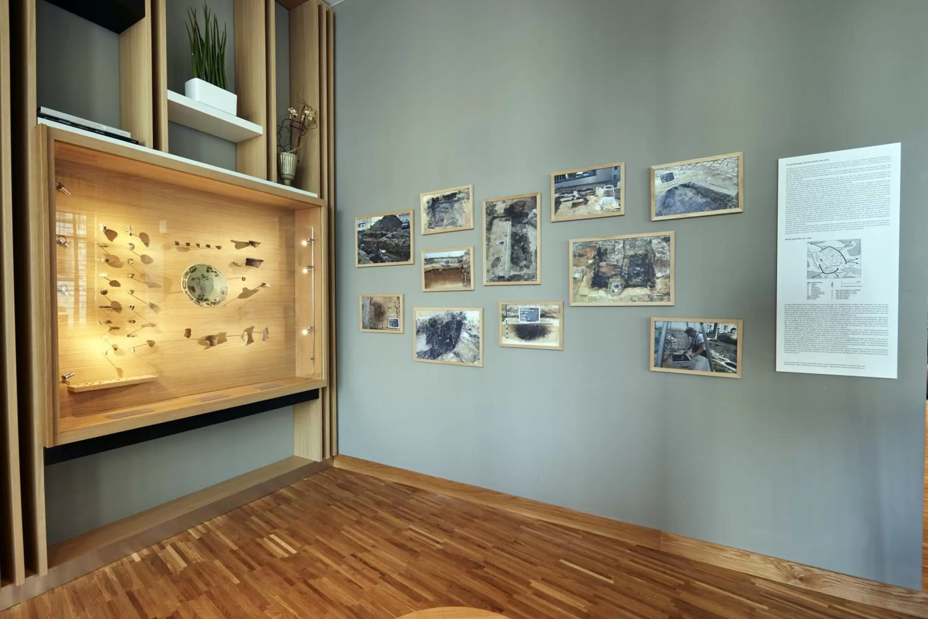 Lobby or reception in Holiday Inn Express - Berlin - Alexanderplatz by IHG Lobby or reception in Holiday Inn Express - Berlin - Alexanderplatz by IHG