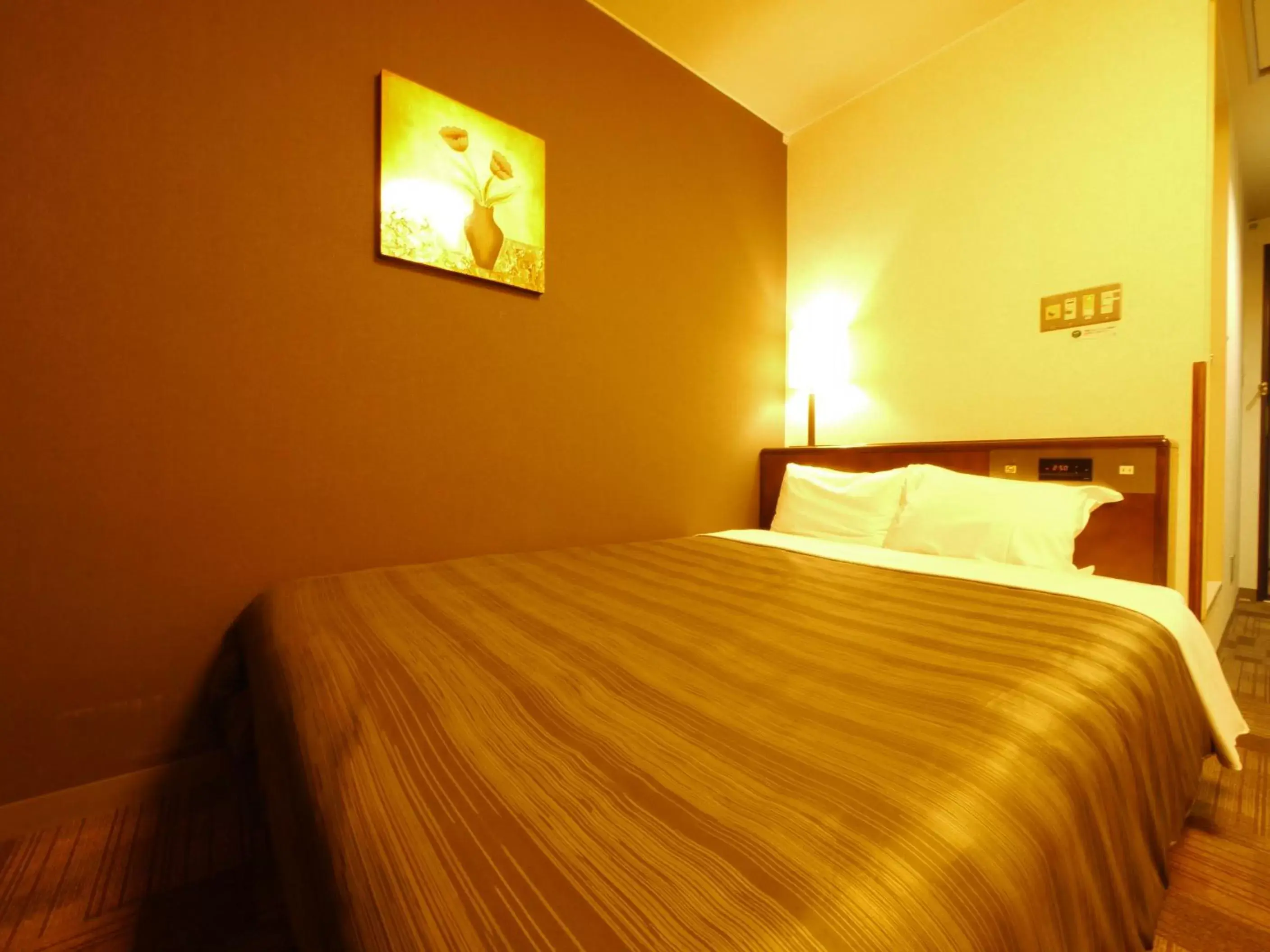 Bed, Room Photo in Hotel Route-Inn Ageo