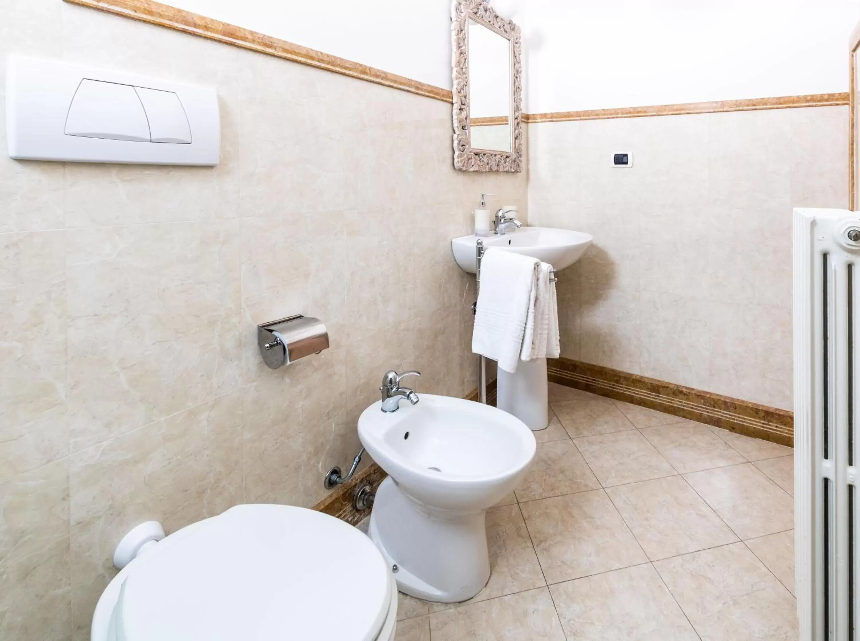 Bathroom in Insula suite