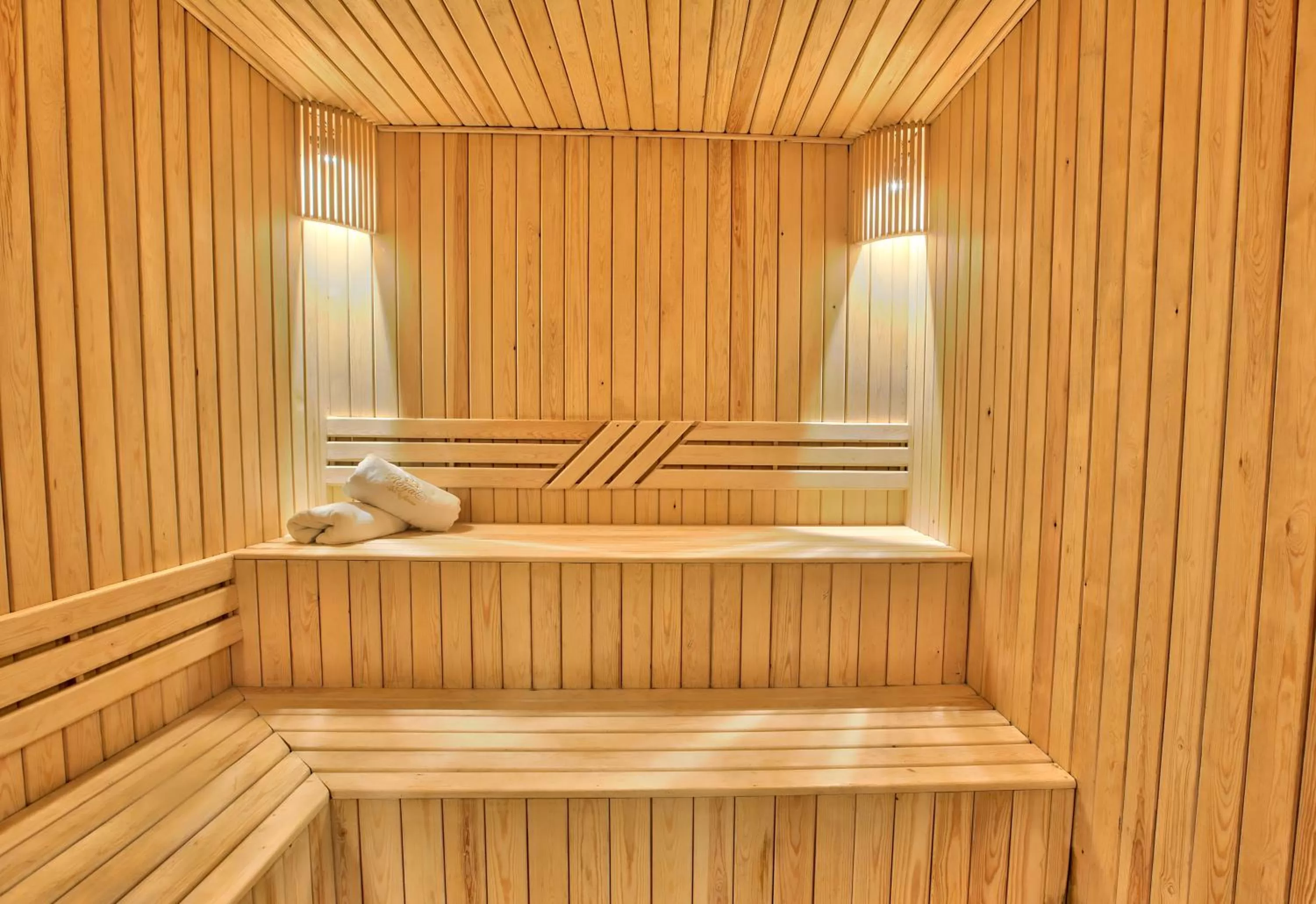 Royal Tulip City Center