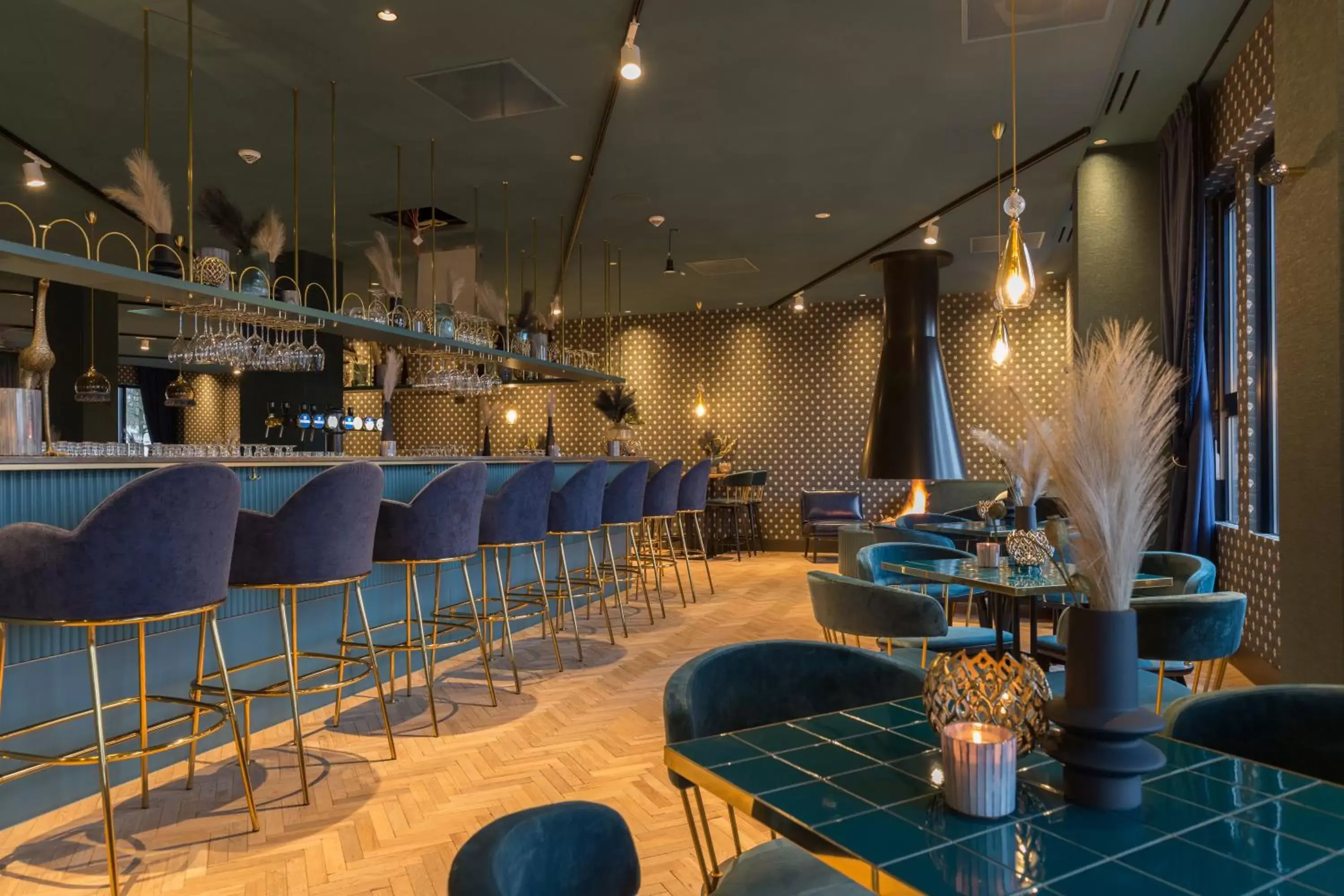 Lounge or bar in Van der Valk Hotel Venlo