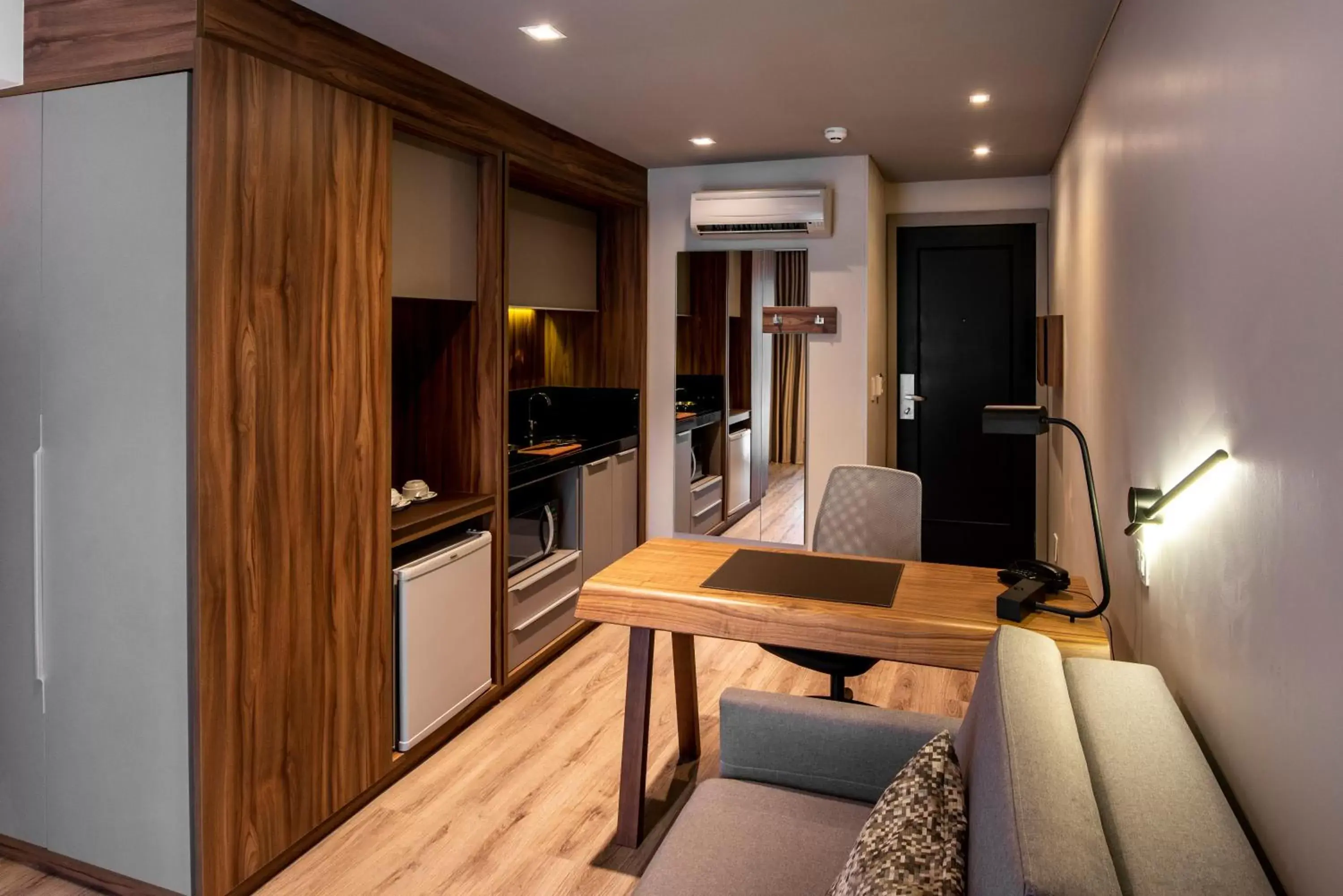 Kitchen or kitchenette, Seating Area in Mercure Curitiba Batel