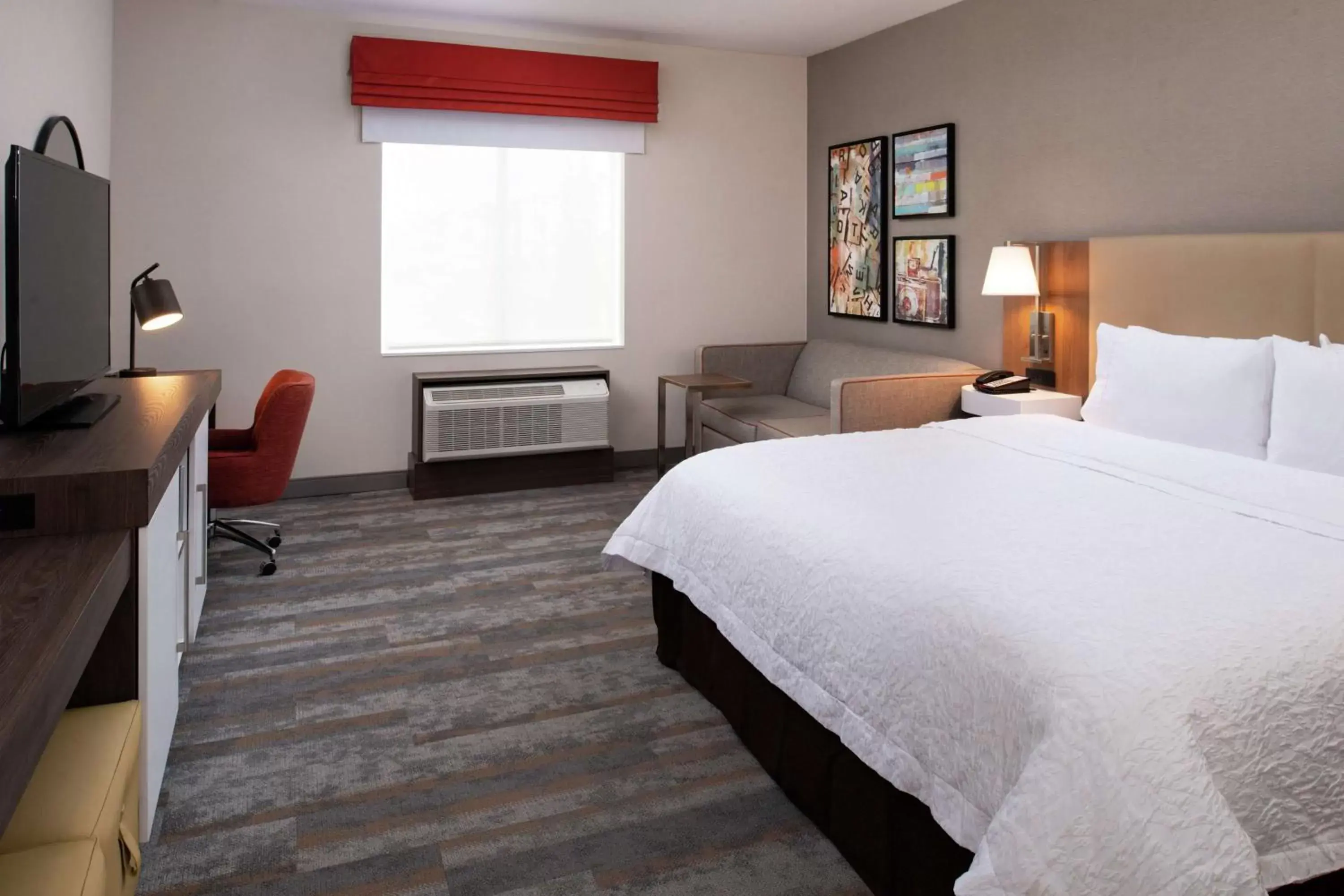 Bedroom, Bed in Hampton Inn & Suites Buena Park