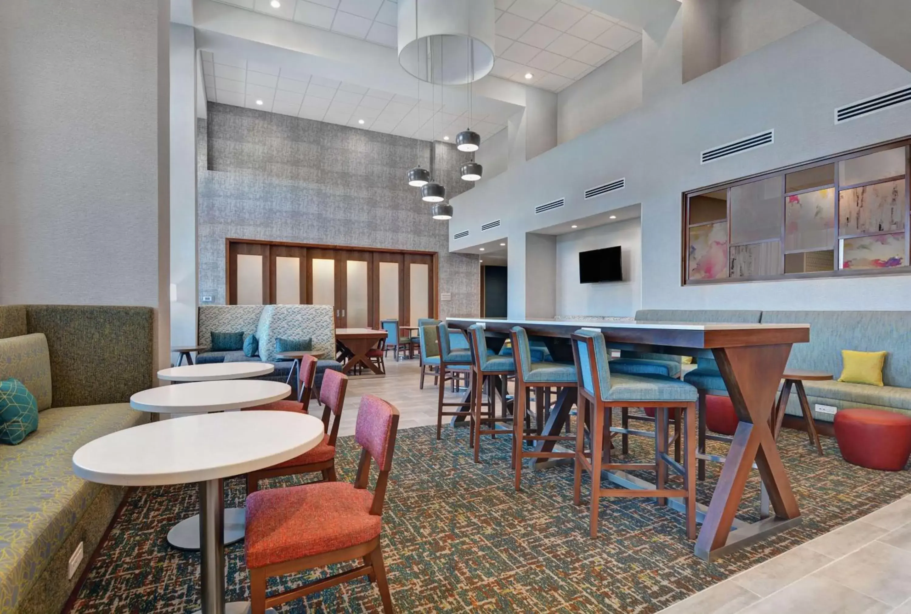 Lobby or reception, Lounge/Bar in Hampton Inn & Suites Middleburg, Fl