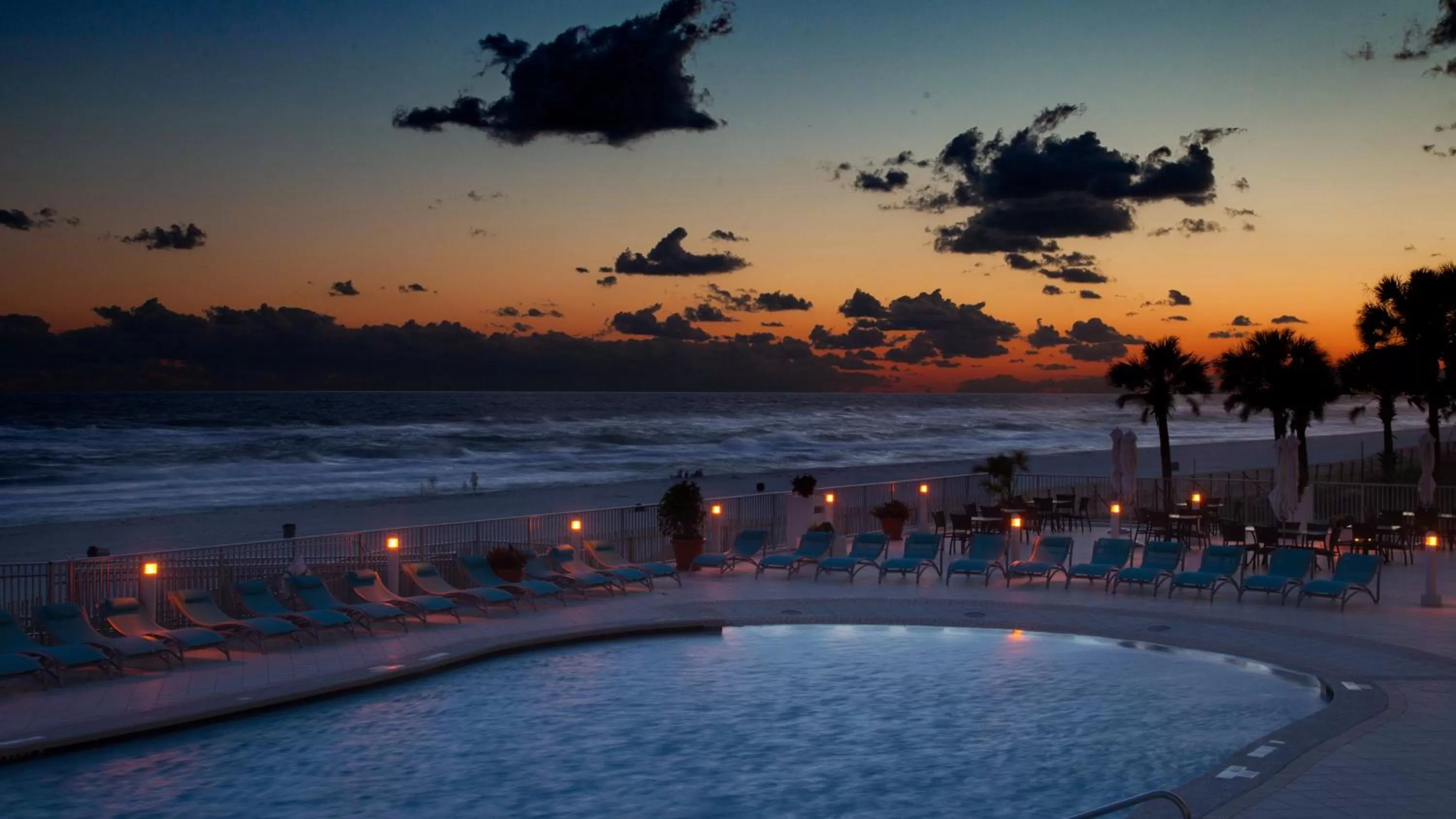 Swimming pool in Holiday Inn Express & Suites Panama City Beach - Beachfront by IHG