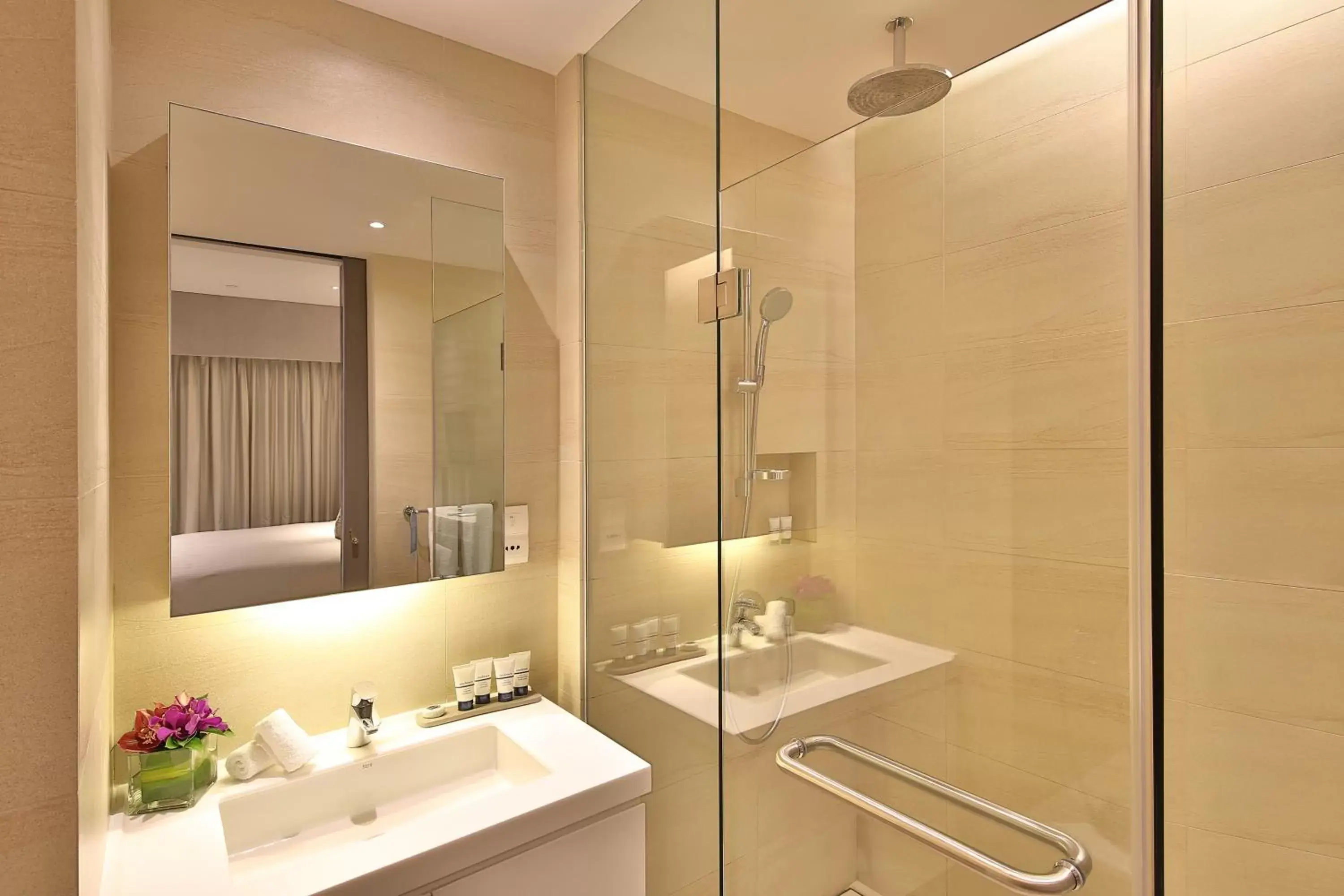 Shower, Bathroom in Pan Pacific Serviced Suites Beach Road, Singapore