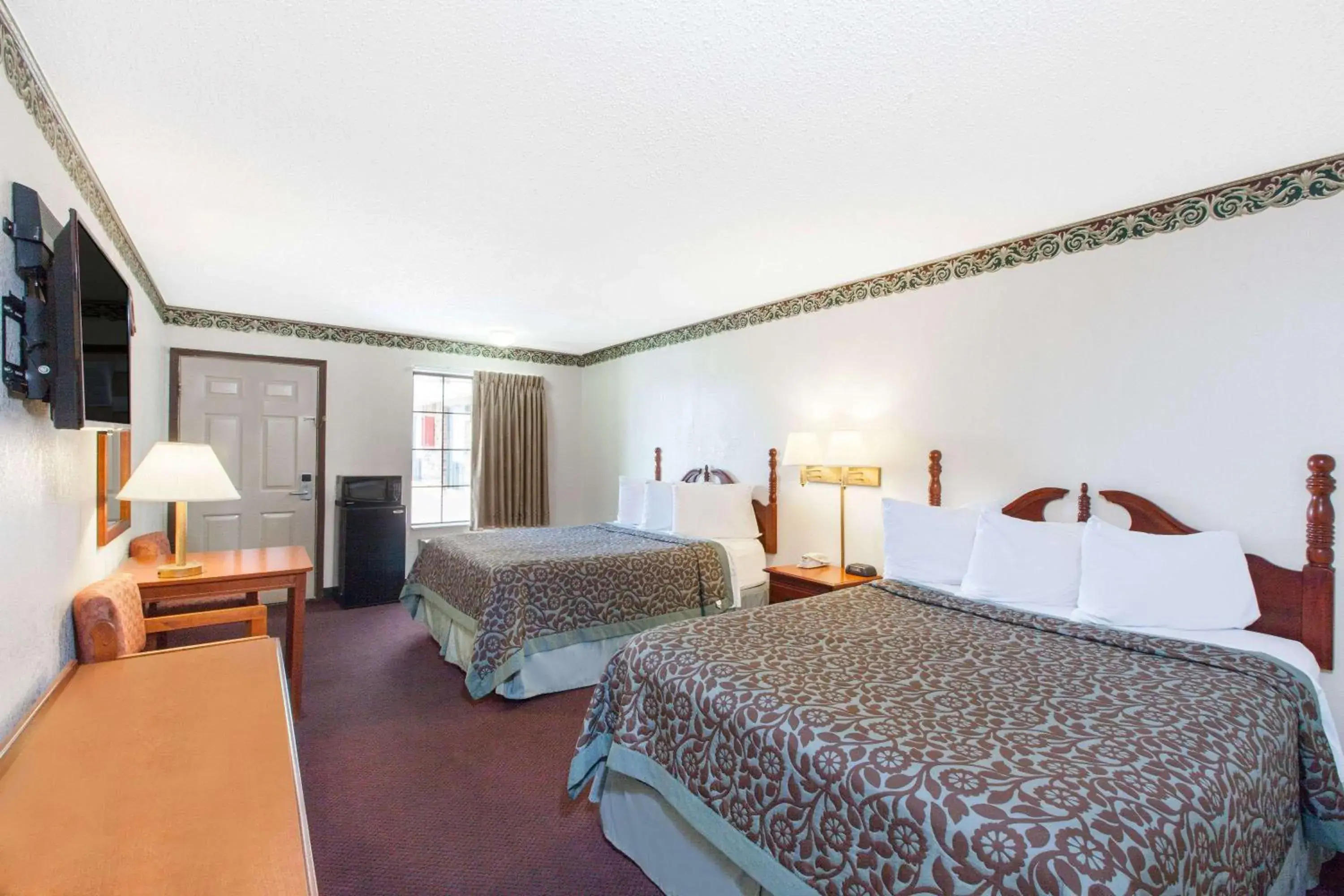 Photo of the whole room, Bed in Days Inn by Wyndham Erick