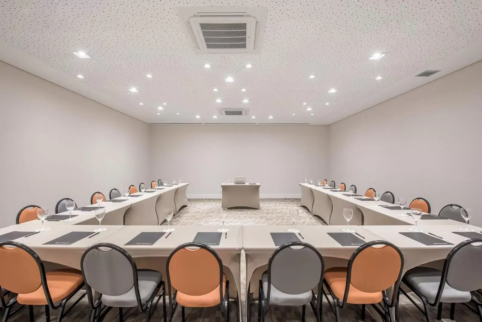 Meeting/conference room in Intercity Patio Pindamonhangaba