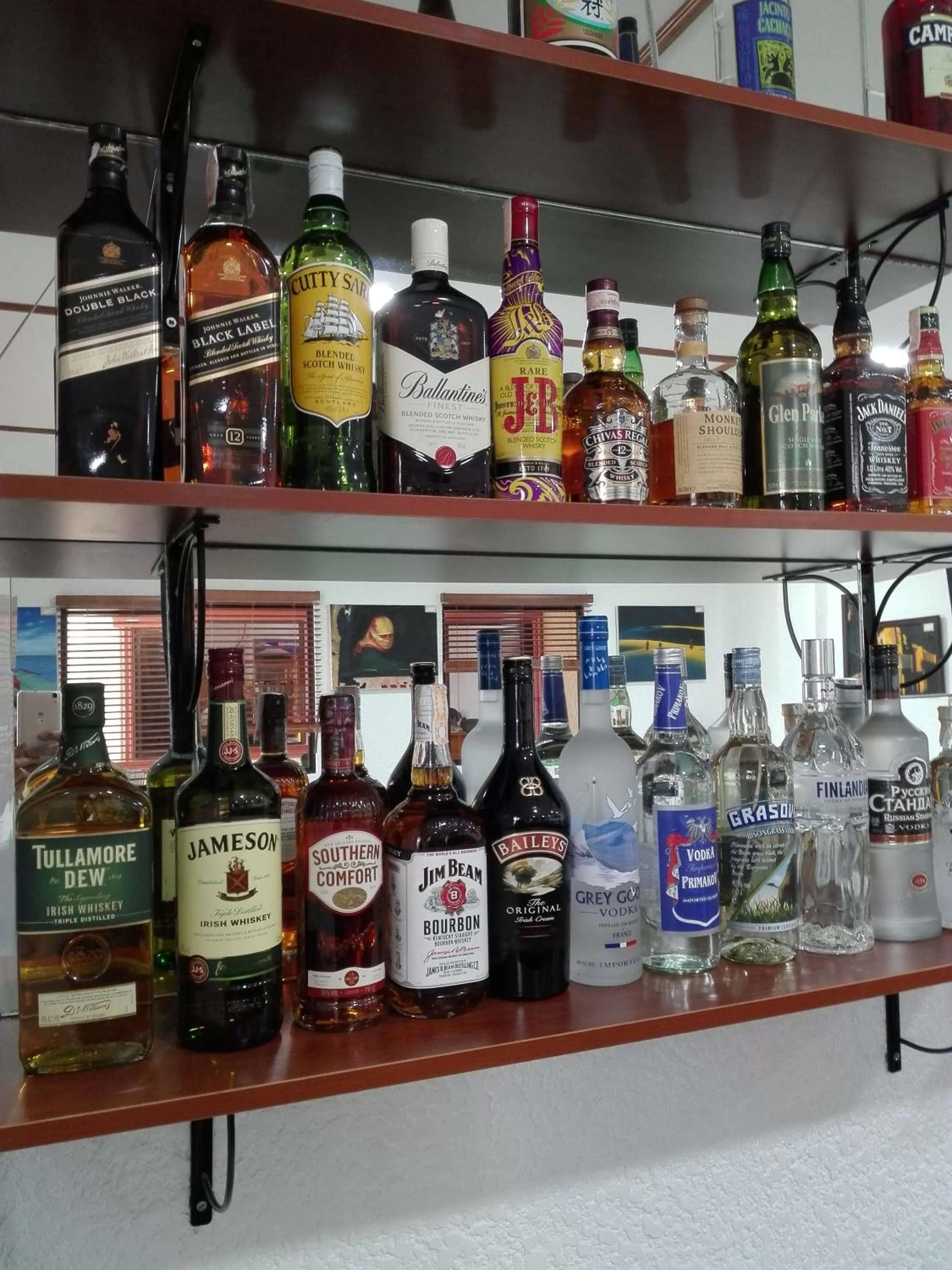 Lounge or bar, Drinks in Jugalis Hotel and Restaurant