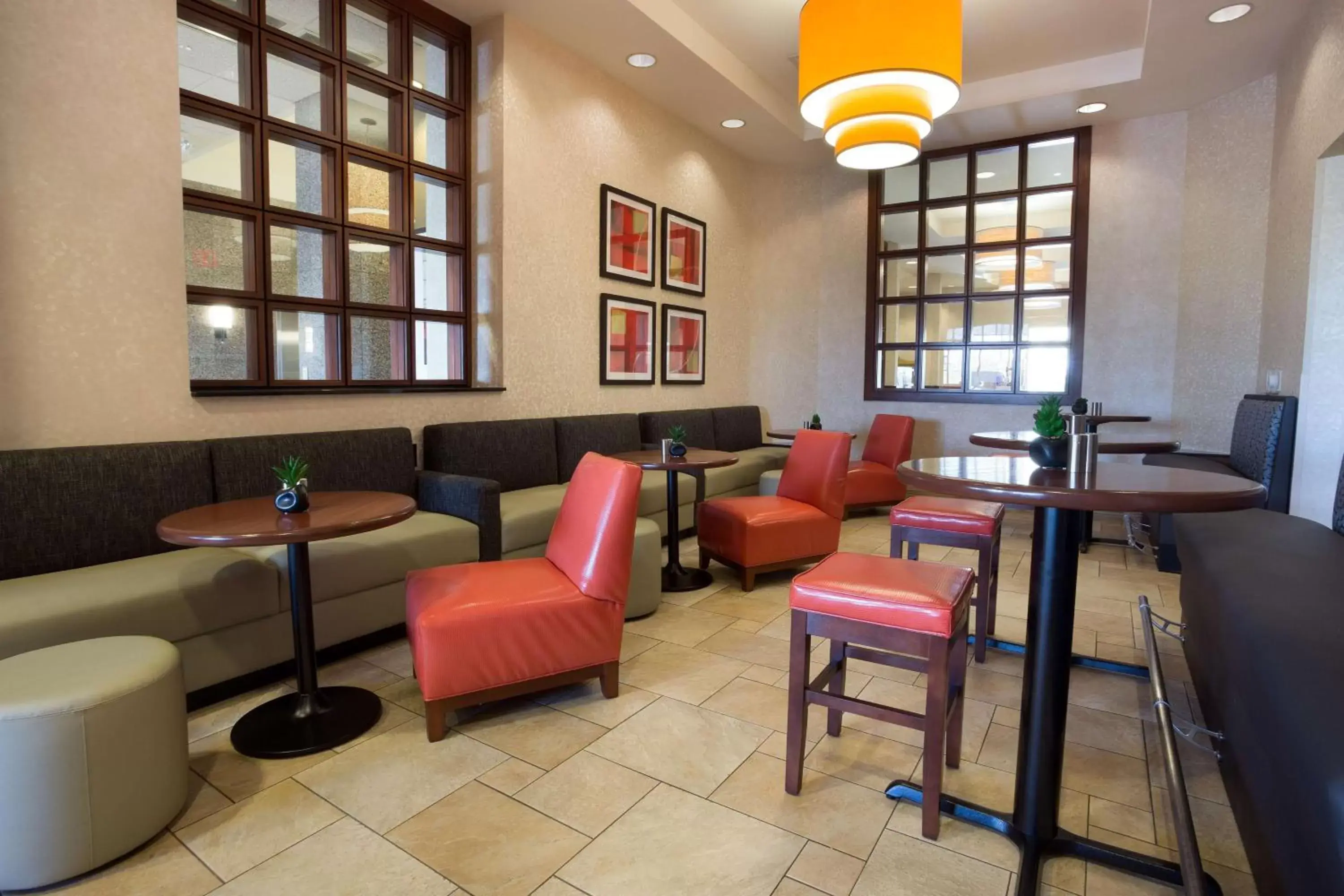 Restaurant/places to eat, Lounge/Bar in Drury Inn & Suites Columbus Grove City