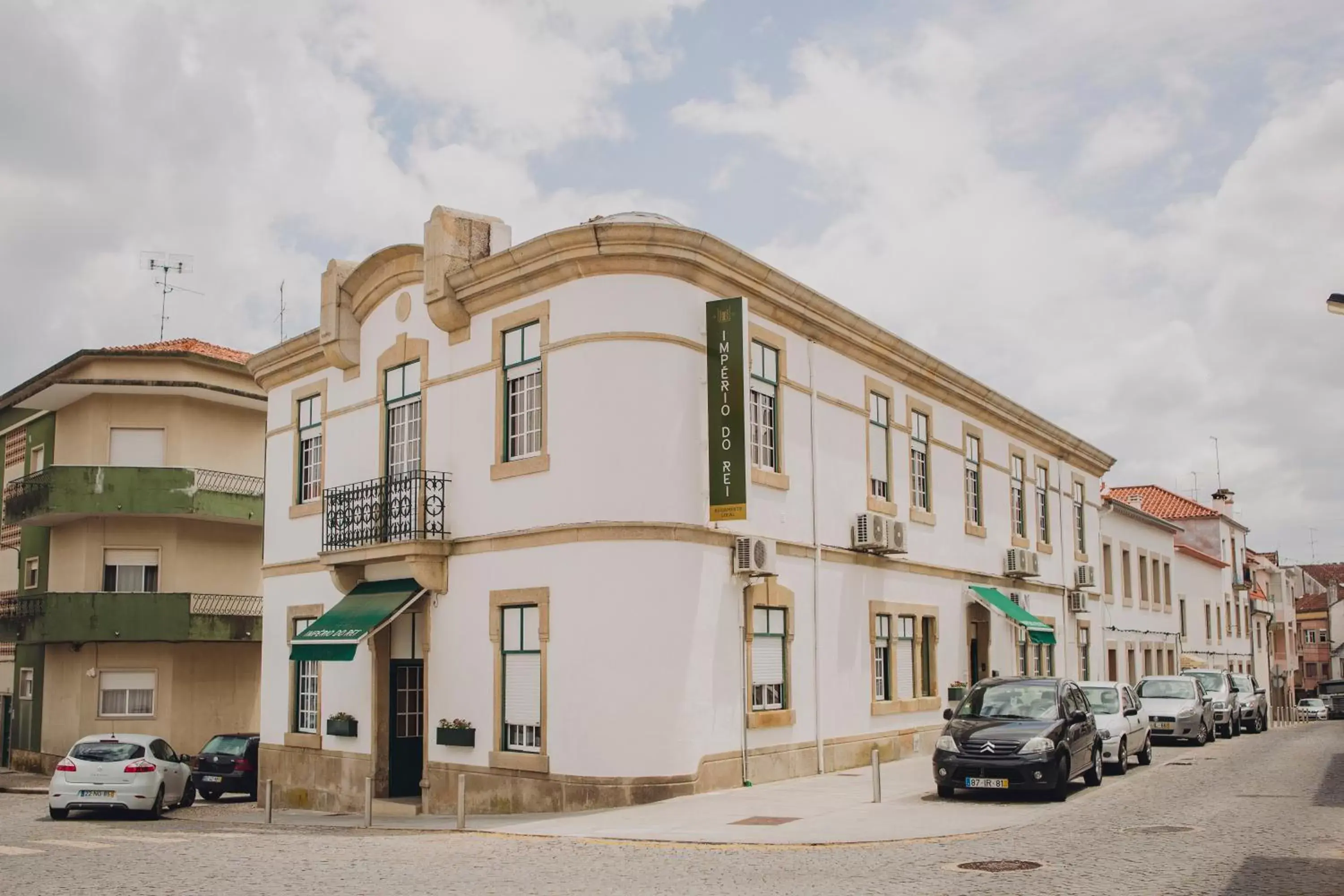 Facade/entrance, Property Building in Hotel Império do Rei