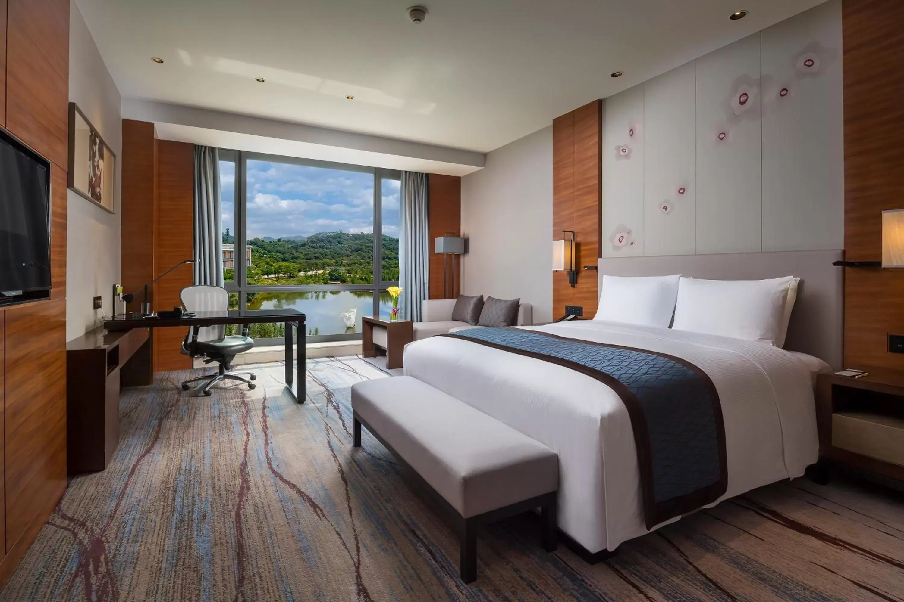 Bedroom in DoubleTree by Hilton Hotel Guangzhou - Science City