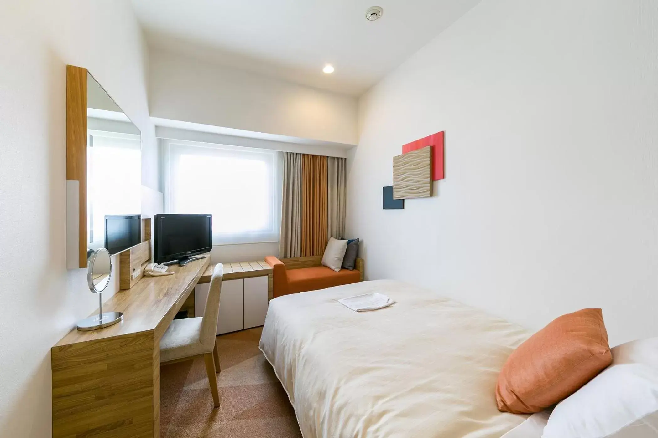 Photo of the whole room, TV/Entertainment Center in Sotetsu Fresa Inn Nagano-Zenkojiguchi