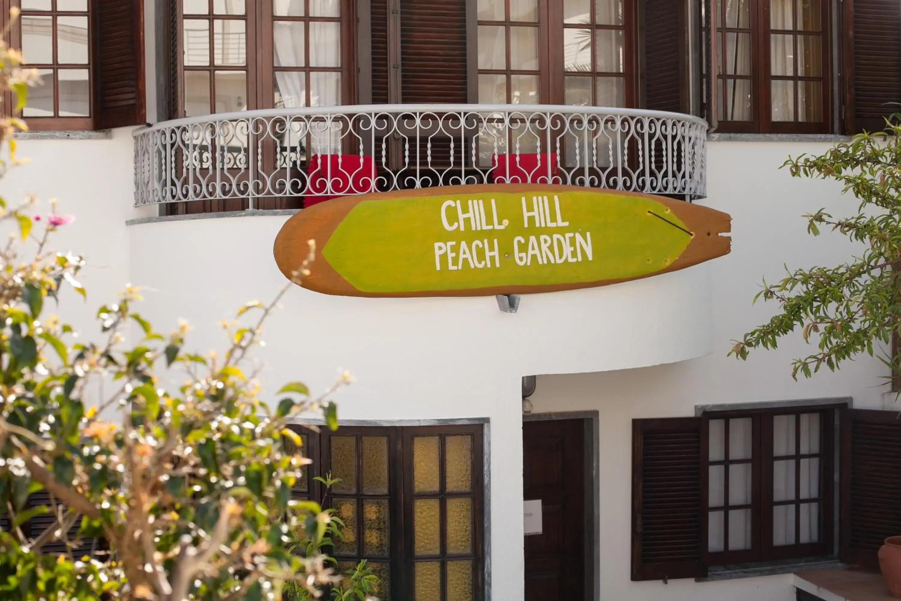Facade/entrance in Ericeira Chill Hill Hostel & Private Rooms - Peach Garden