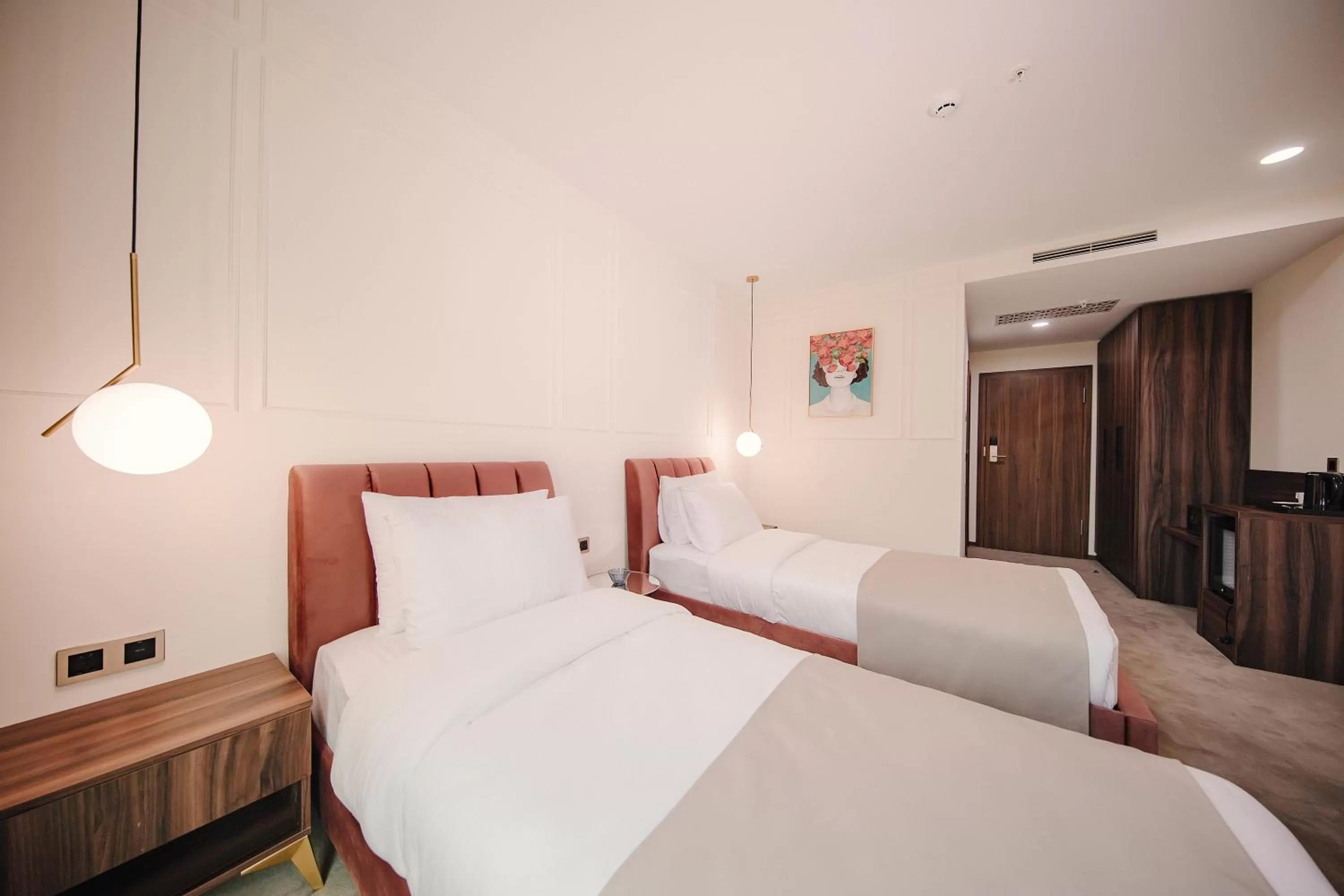 Photo of the whole room, Bed in Orden Hotel