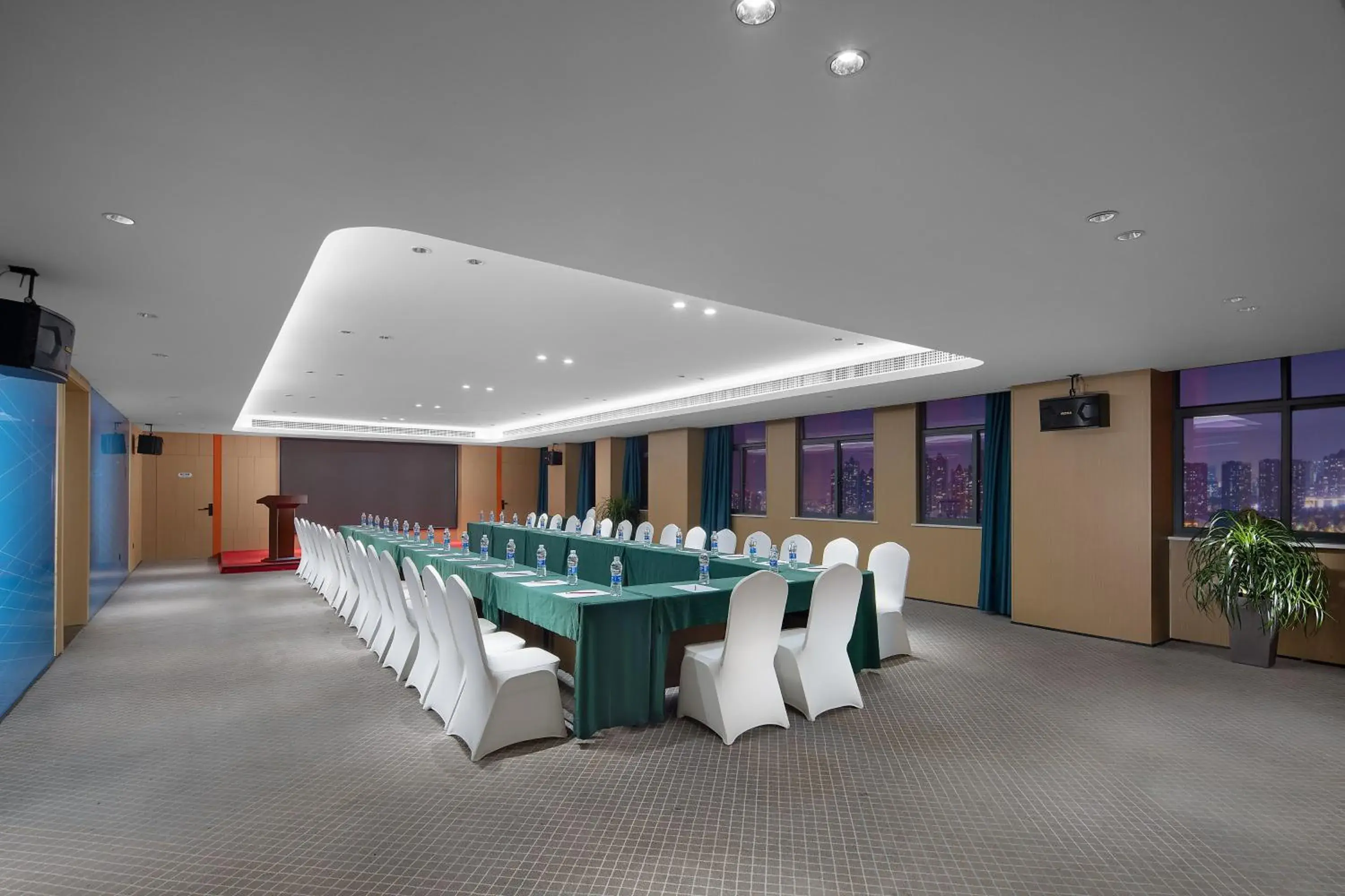 Meeting/conference room in Holiday Inn Express Changsha South Railway Station, an IHG Hotel