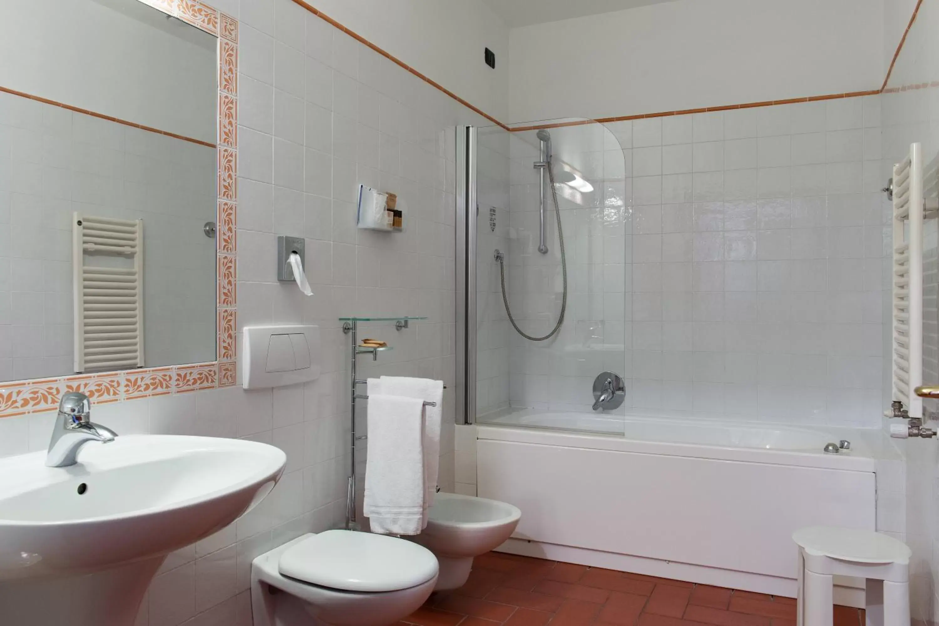 Shower, Bathroom in Hotel Caravaggio