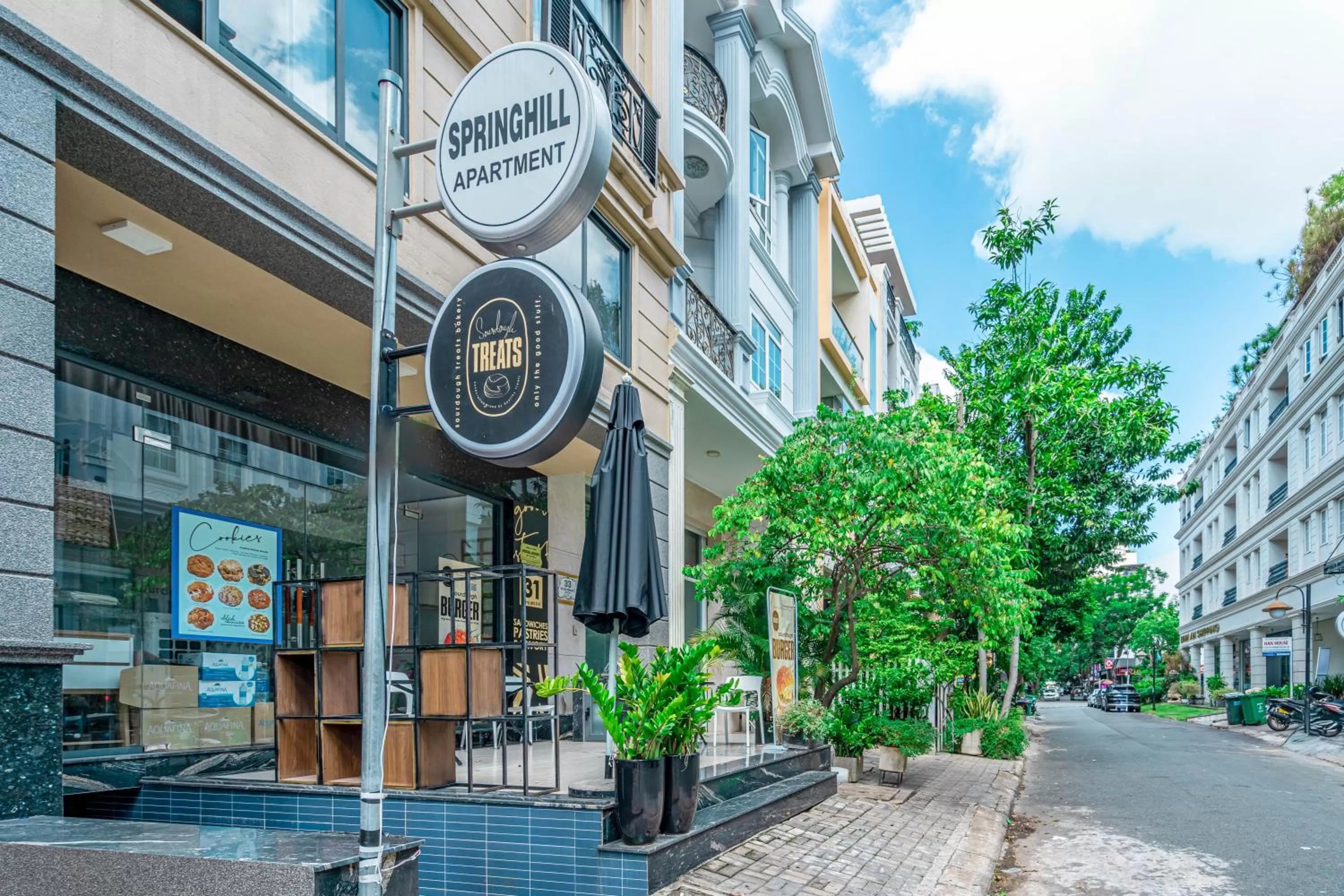 Property building in Spring Hill Apartment -The High Class