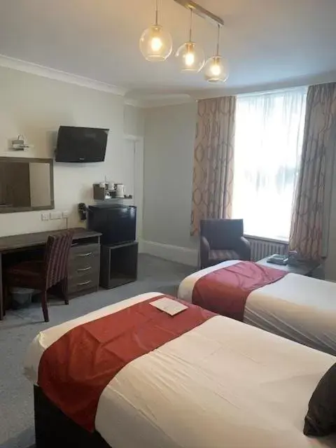 Bedroom, Bed in Marsham Court Hotel