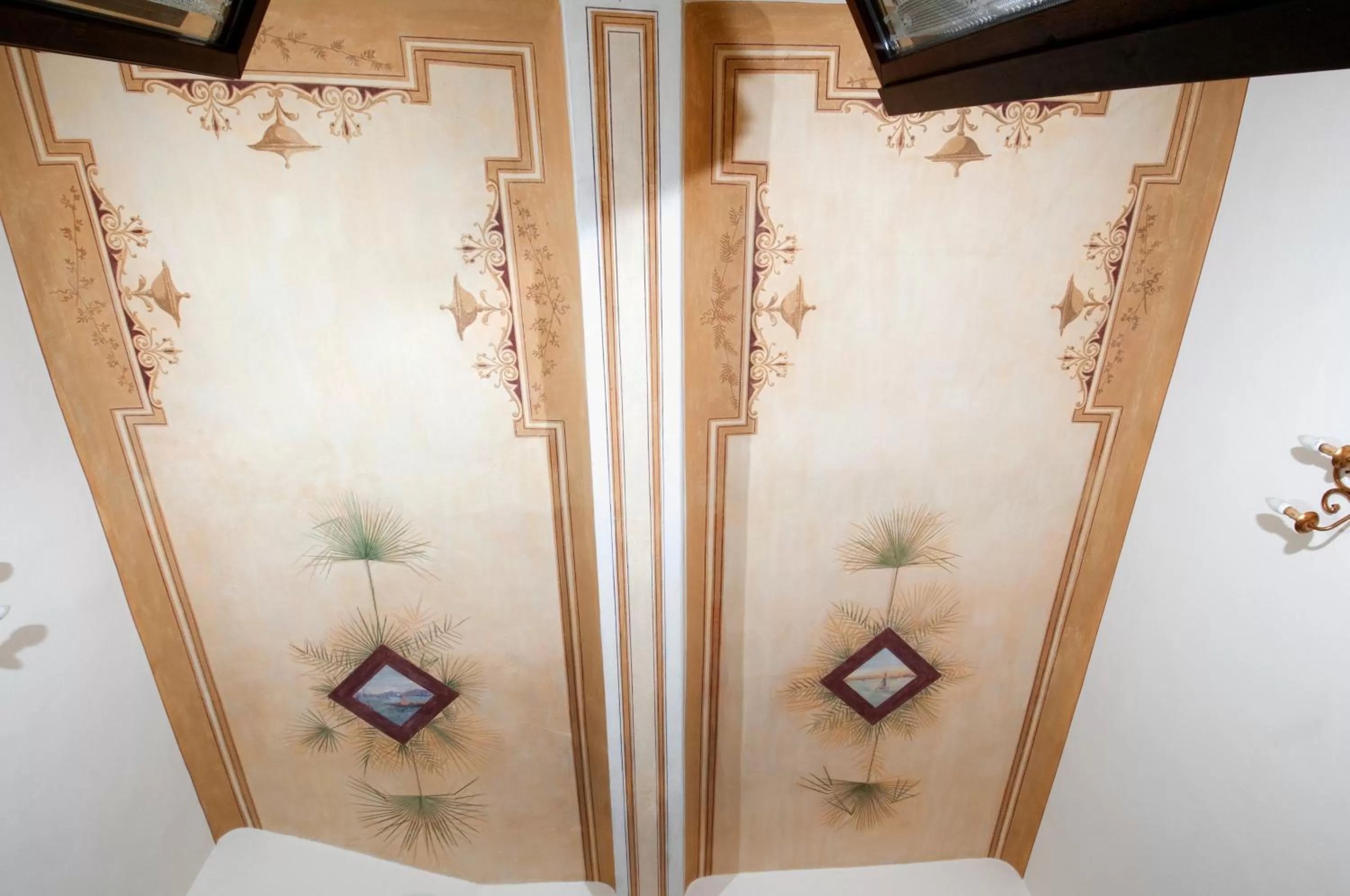 Decorative detail in Hotel Palazzo di Valli
